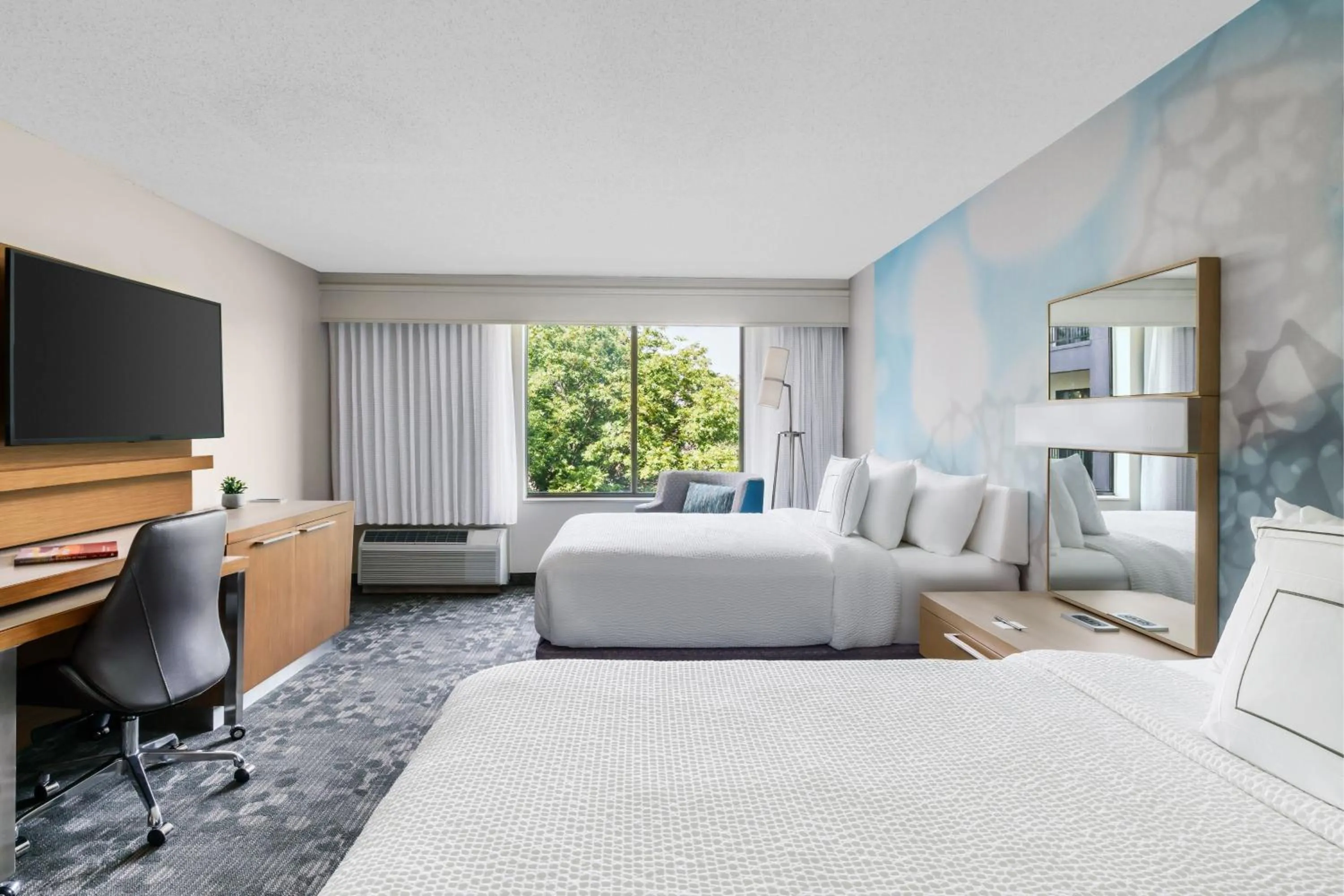 Photo of the whole room, Bed in Courtyard by Marriott Dallas Lewisville