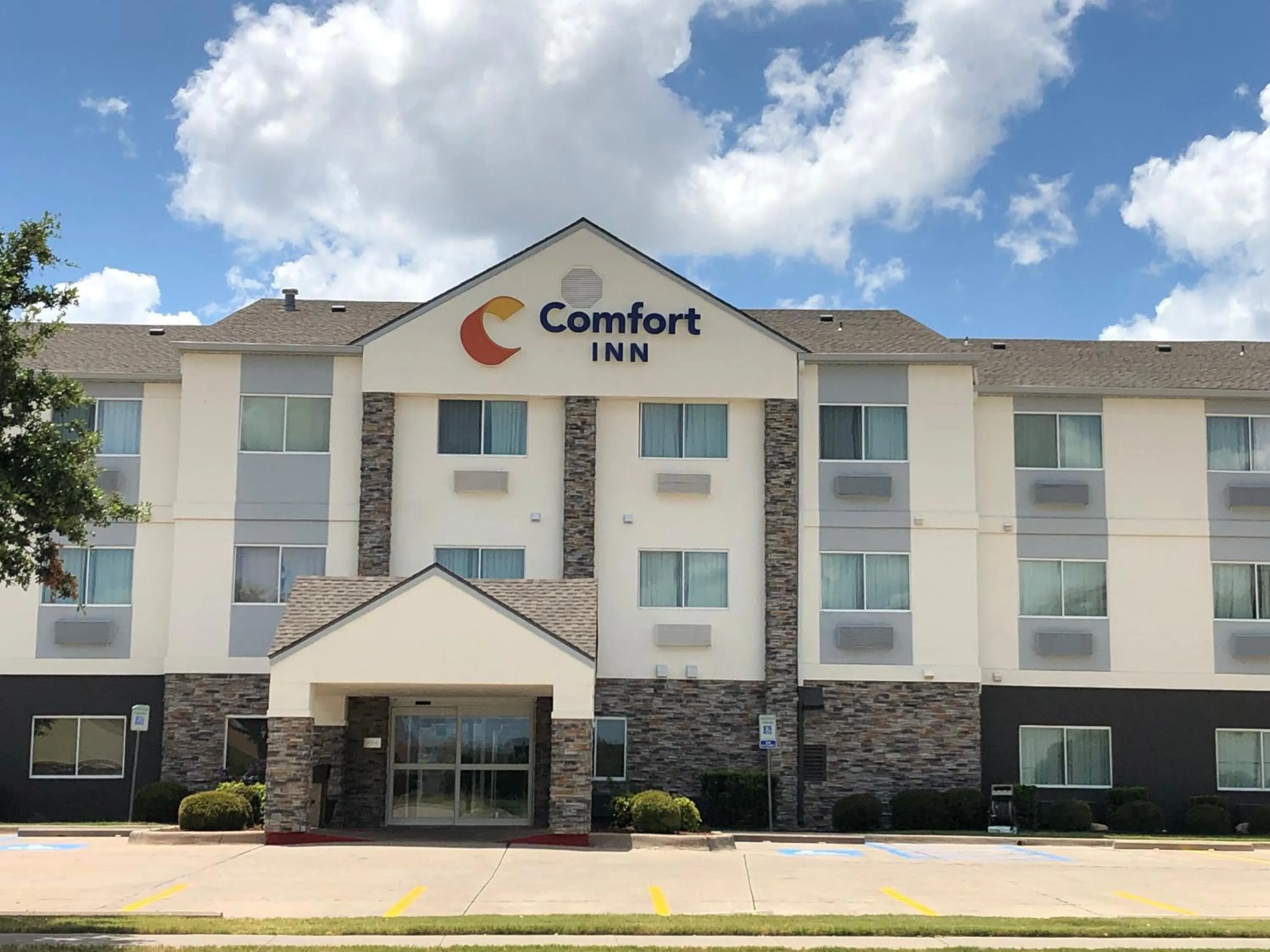 Property building in Comfort Inn Wichita Falls Near University