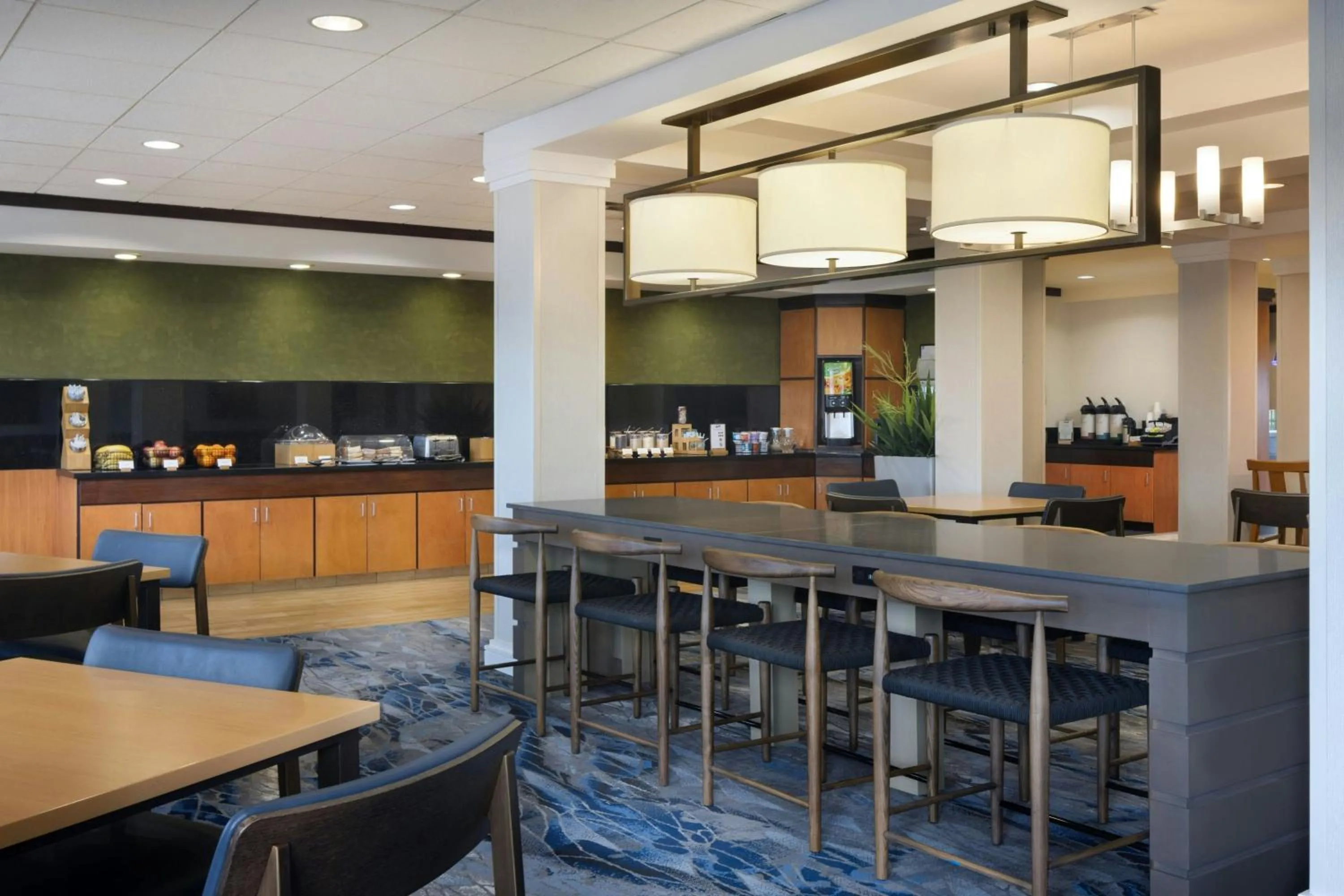 Breakfast in Fairfield Inn and Suites Turlock