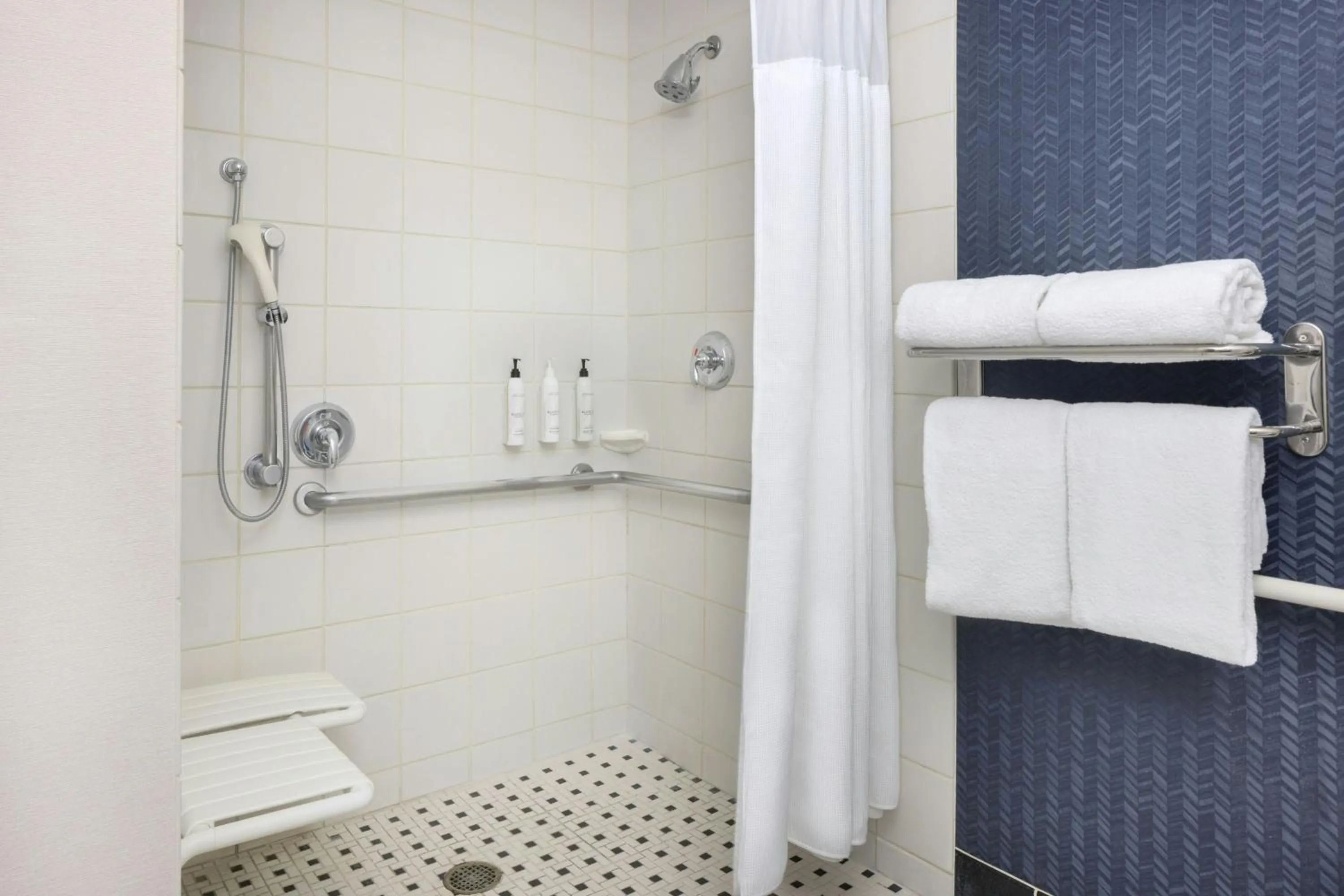 Bathroom in Fairfield Inn and Suites Turlock
