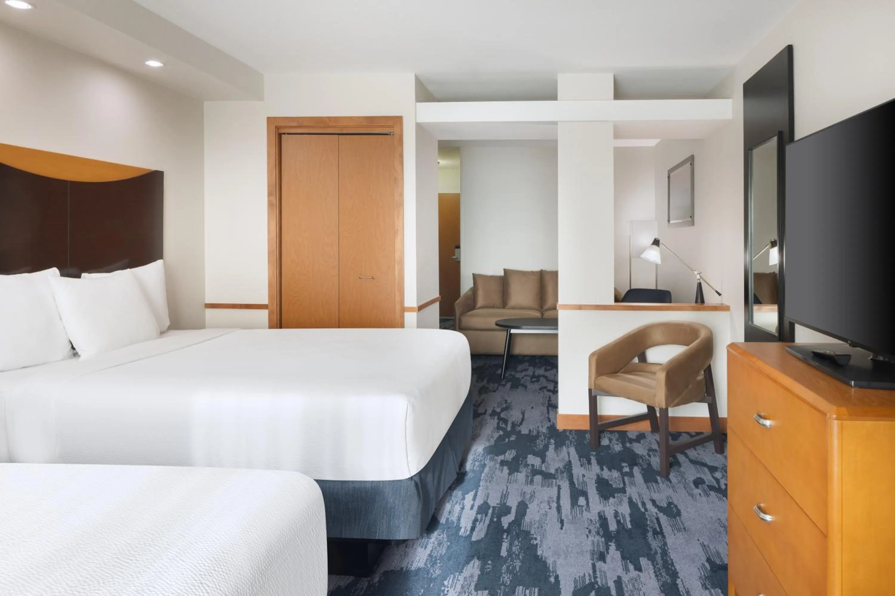 Bed in Fairfield Inn and Suites Turlock