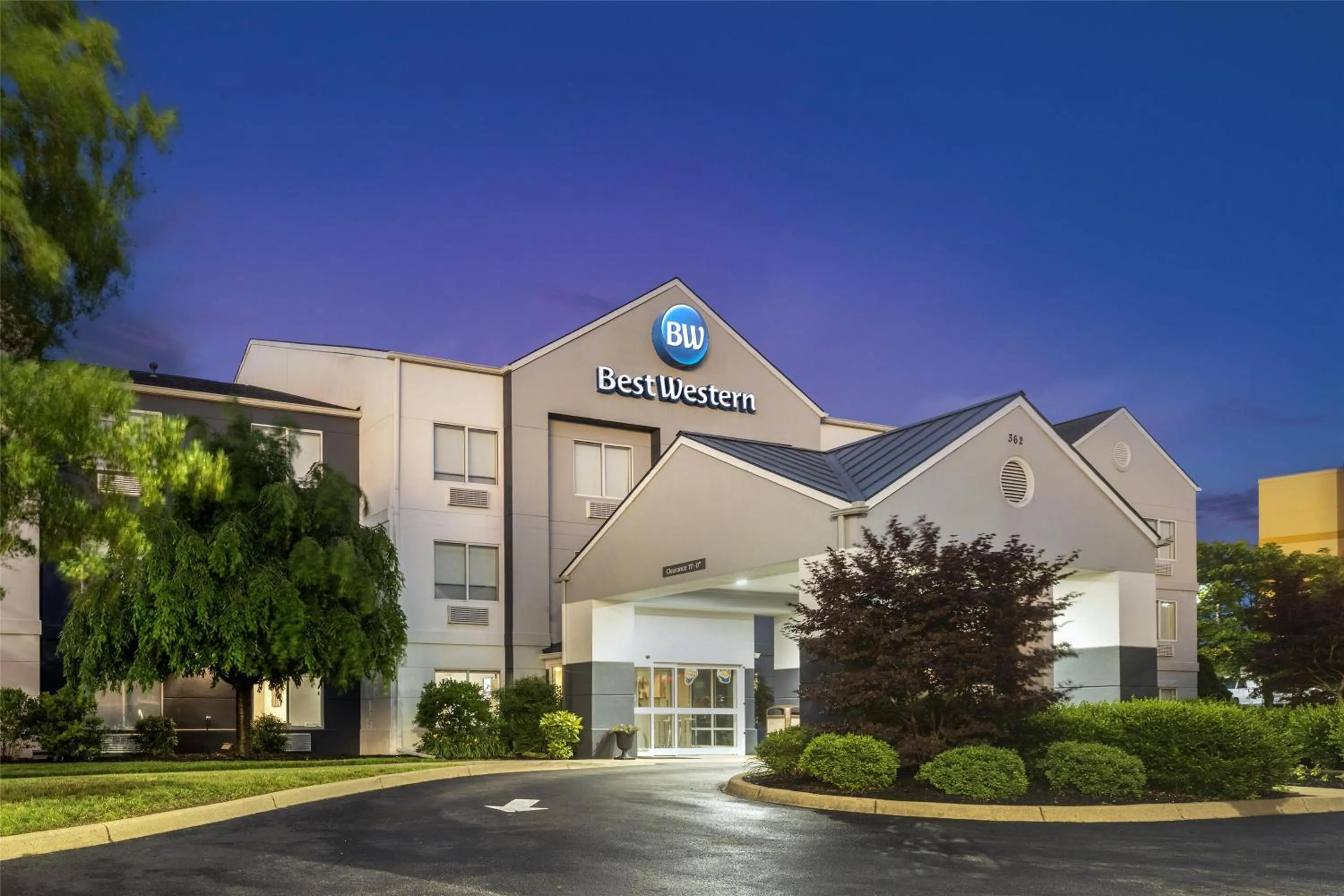 Property building in Best Western Louisville South - Shepherdsville