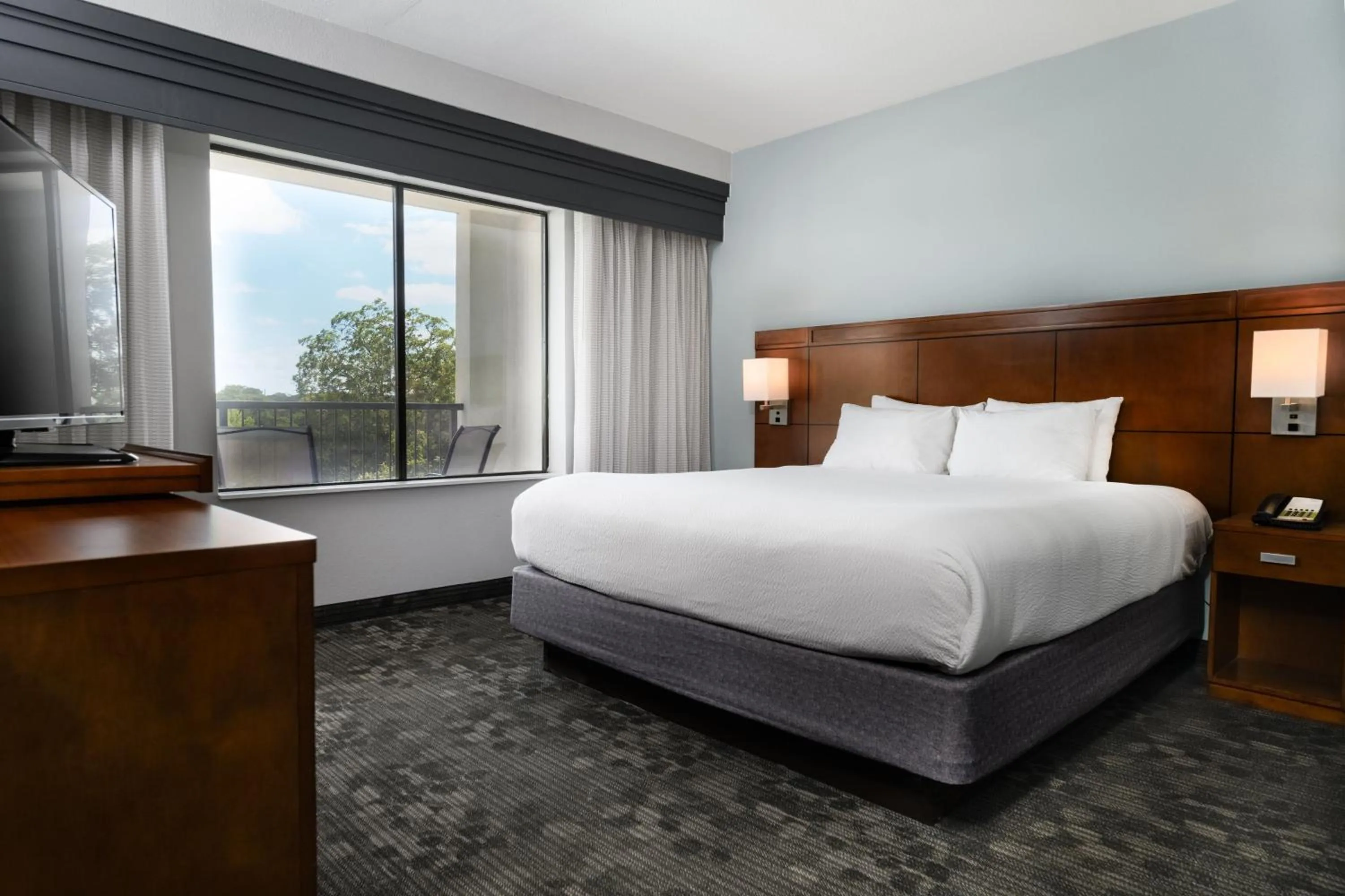 Photo of the whole room, Bed in Courtyard by Marriott New Braunfels River Village