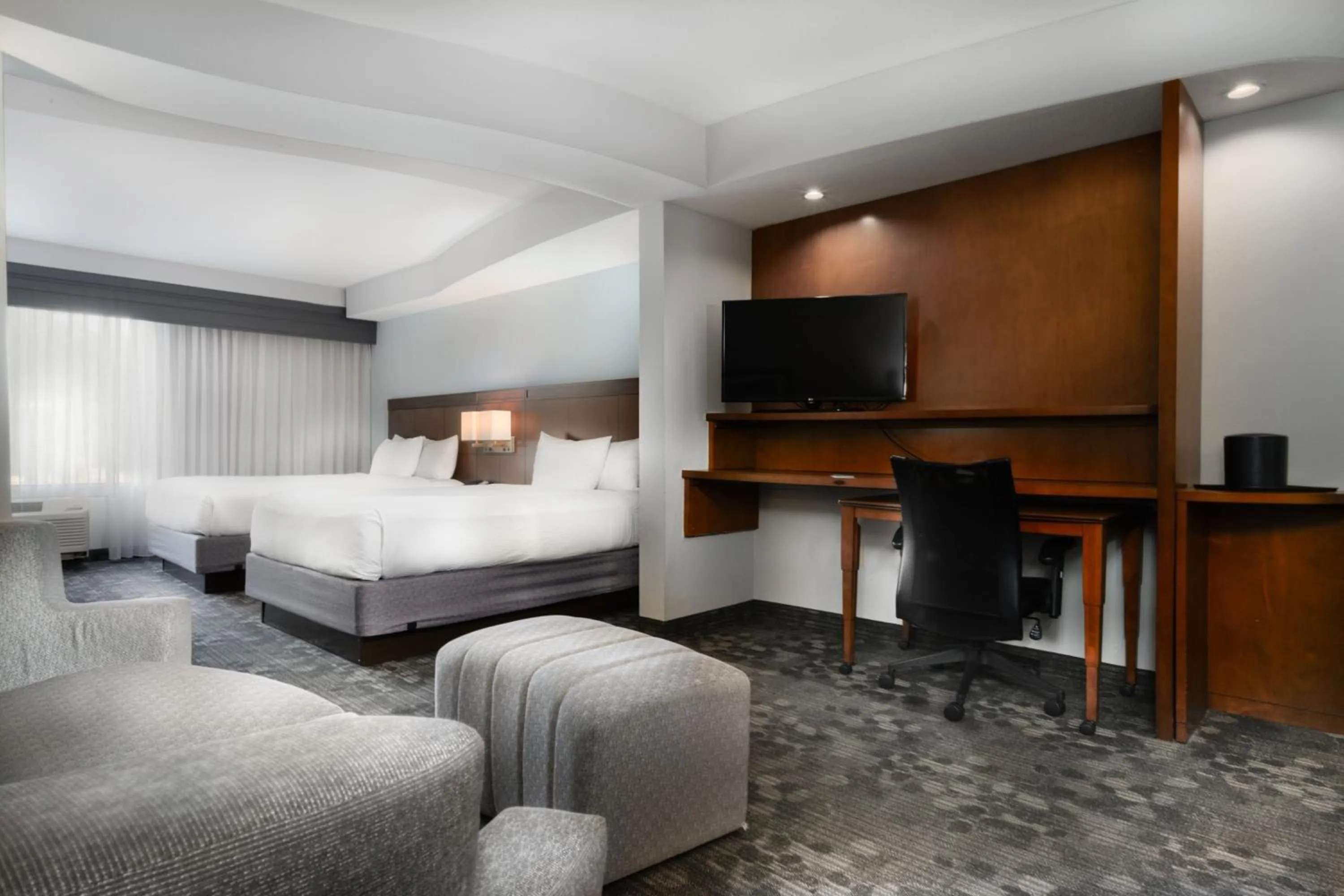 Photo of the whole room, Bed in Courtyard by Marriott New Braunfels River Village