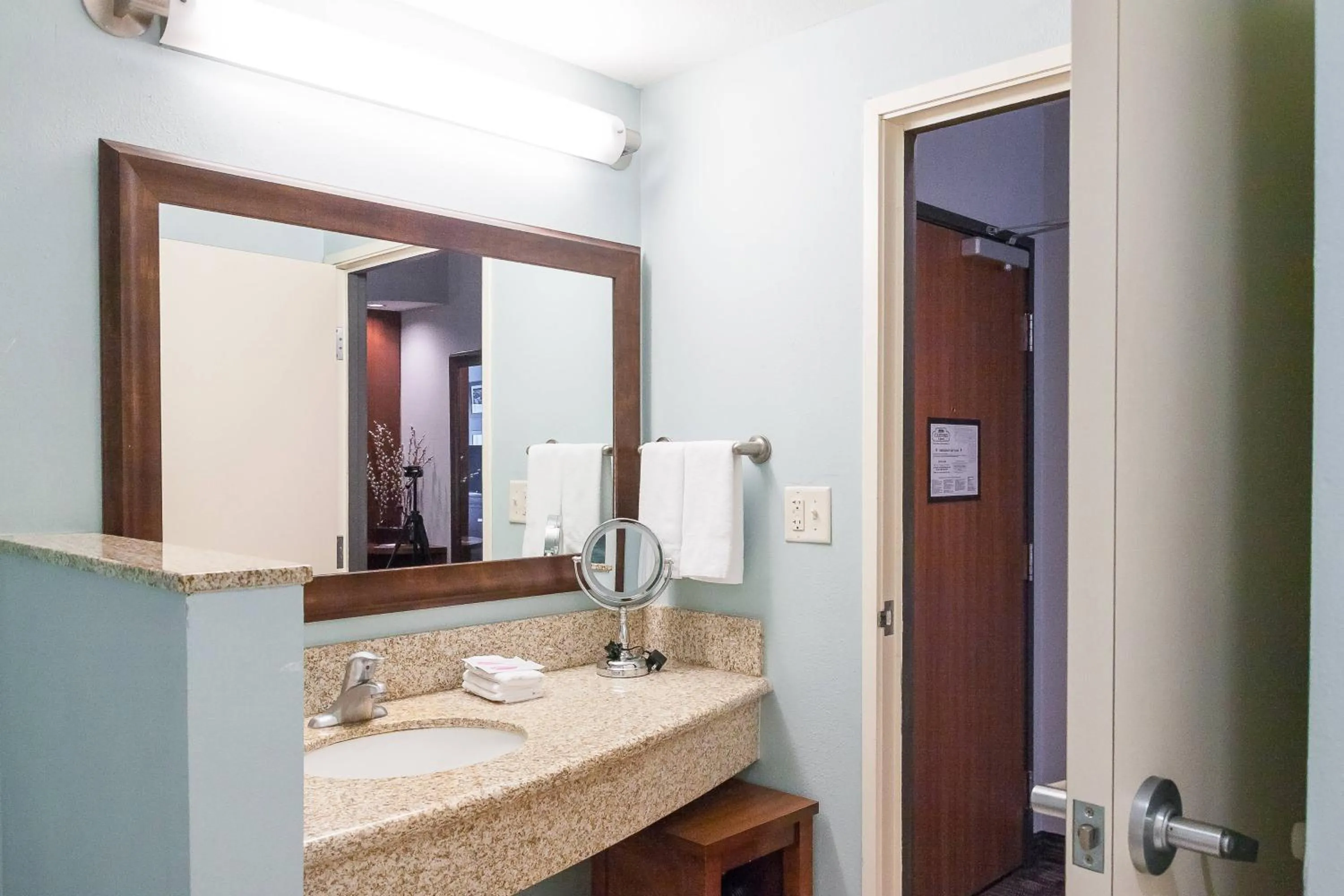Bathroom in Courtyard by Marriott New Braunfels River Village
