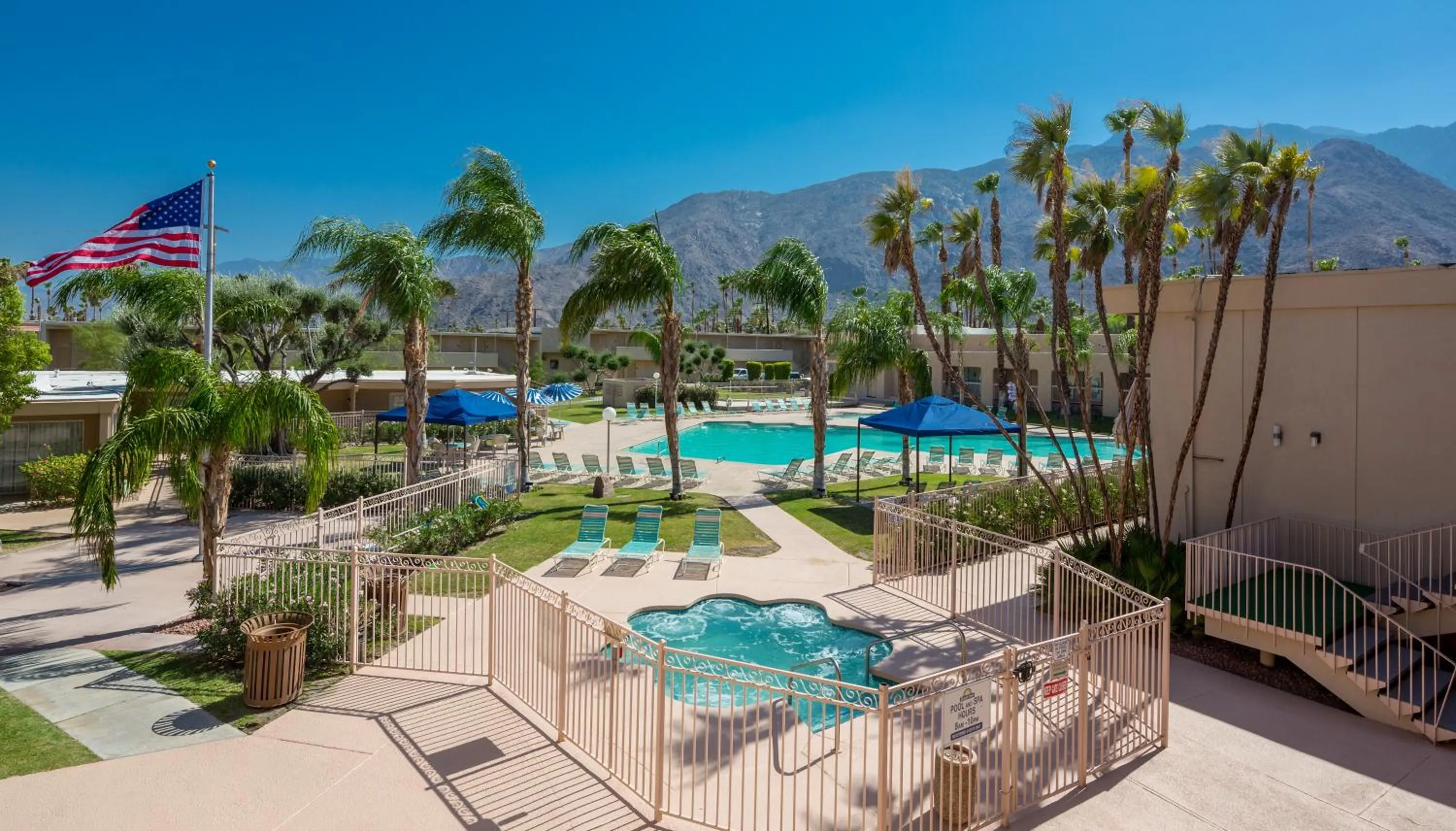 Swimming pool in Days Inn by Wyndham Palm Springs