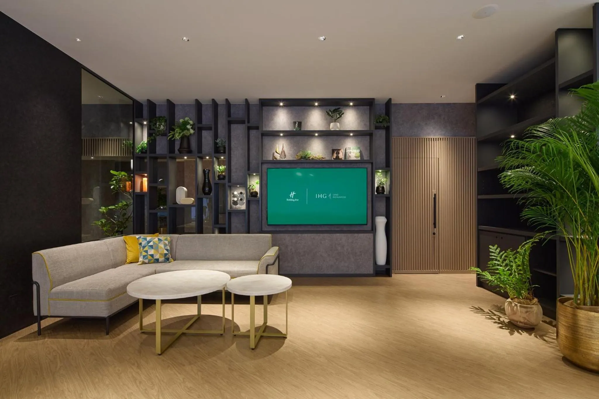 Property building in Holiday Inn Kyoto Gojo