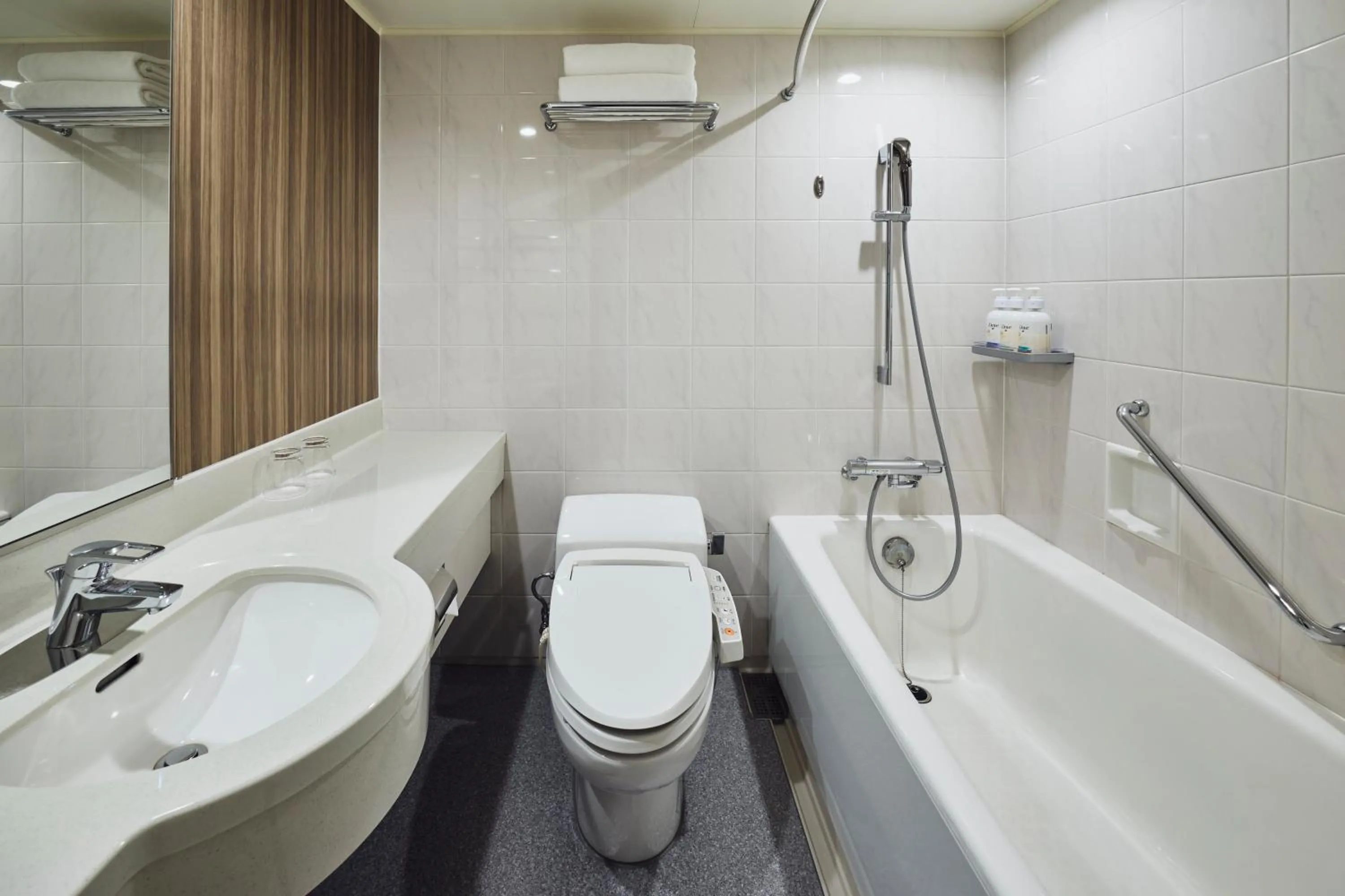 Bathroom in Holiday Inn Kyoto Gojo