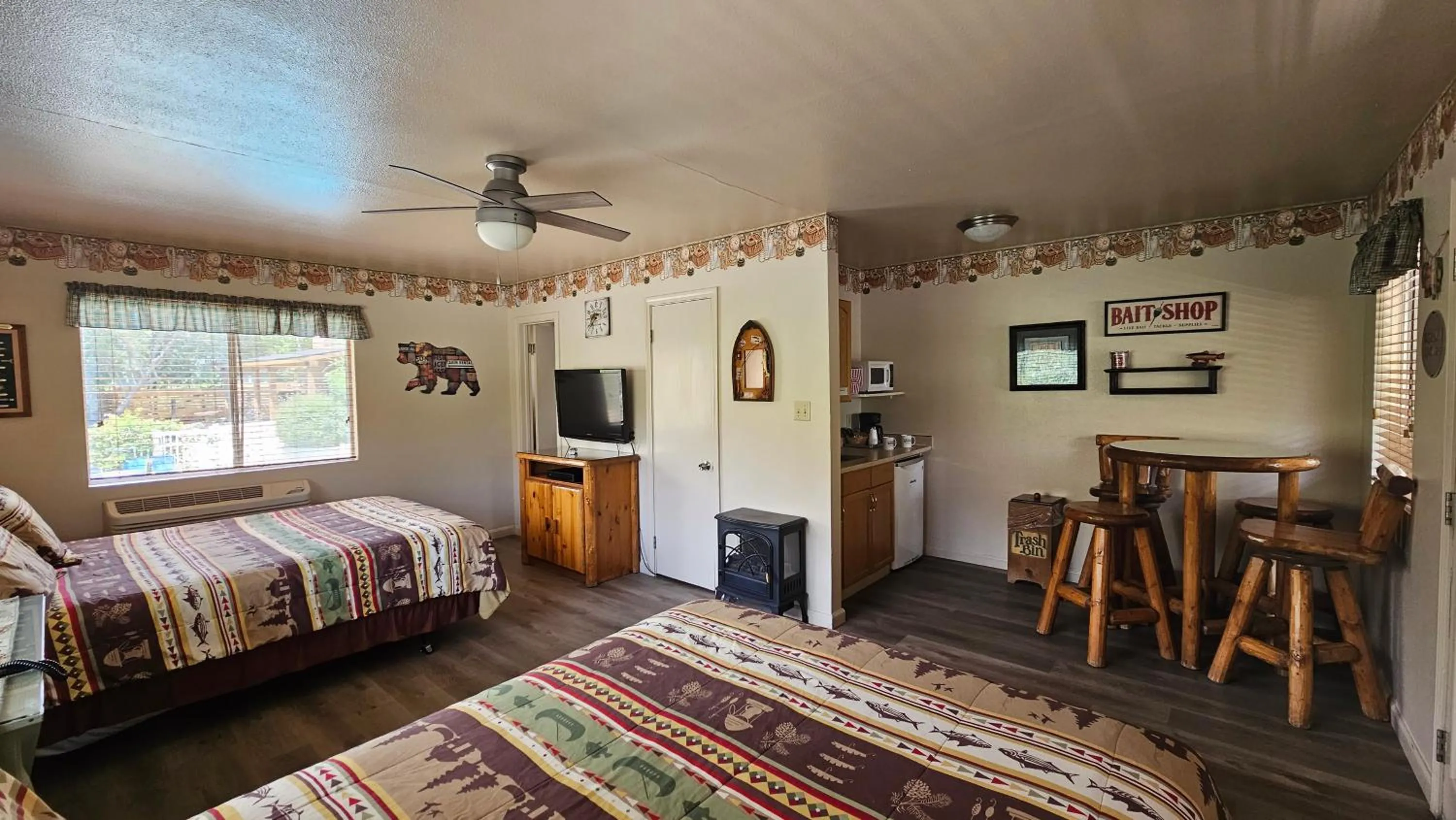 Bed in Sequoia Lodge