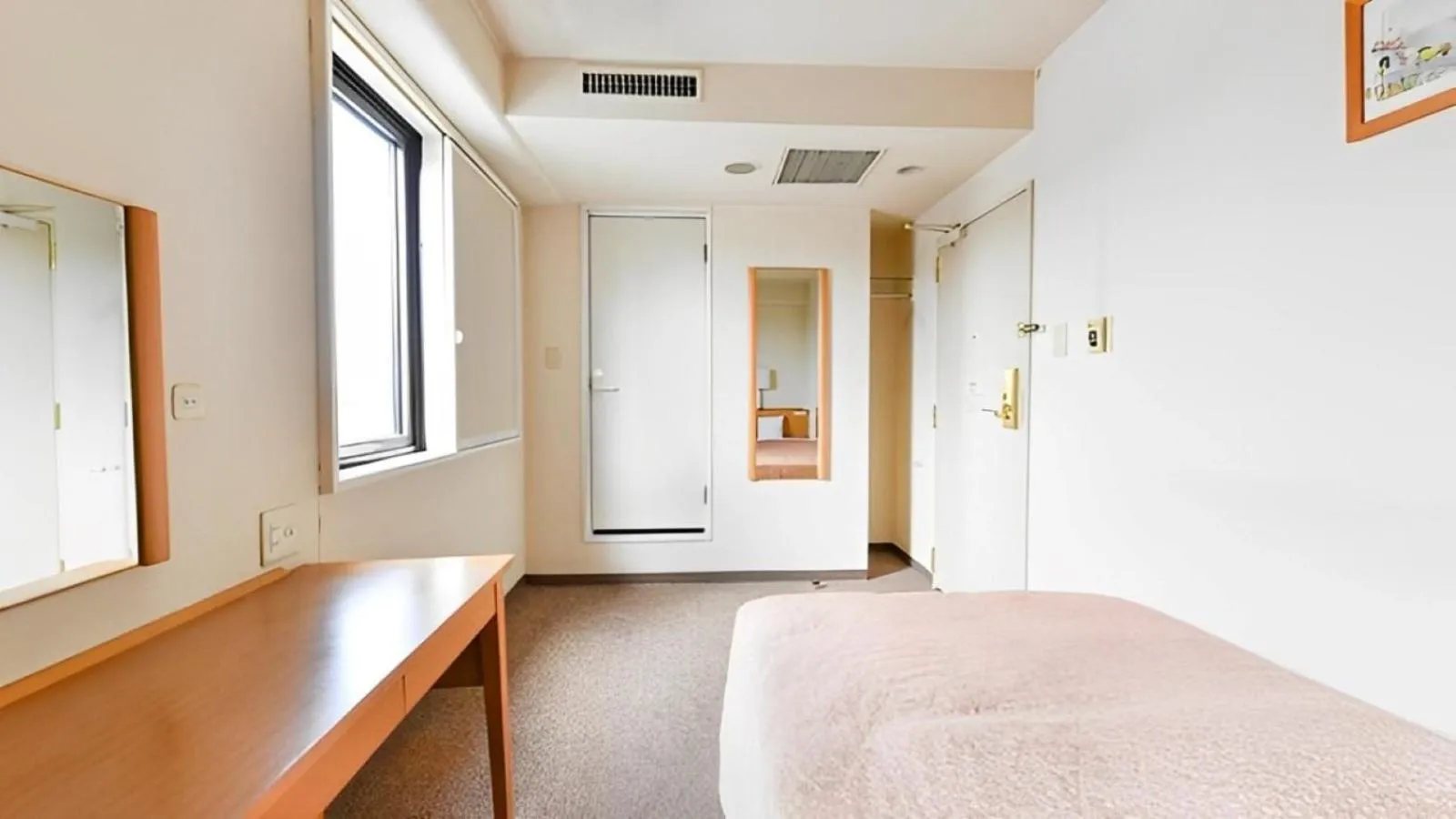 Photo of the whole room, Bed in Okazaki Daiichi Hotel East Wing