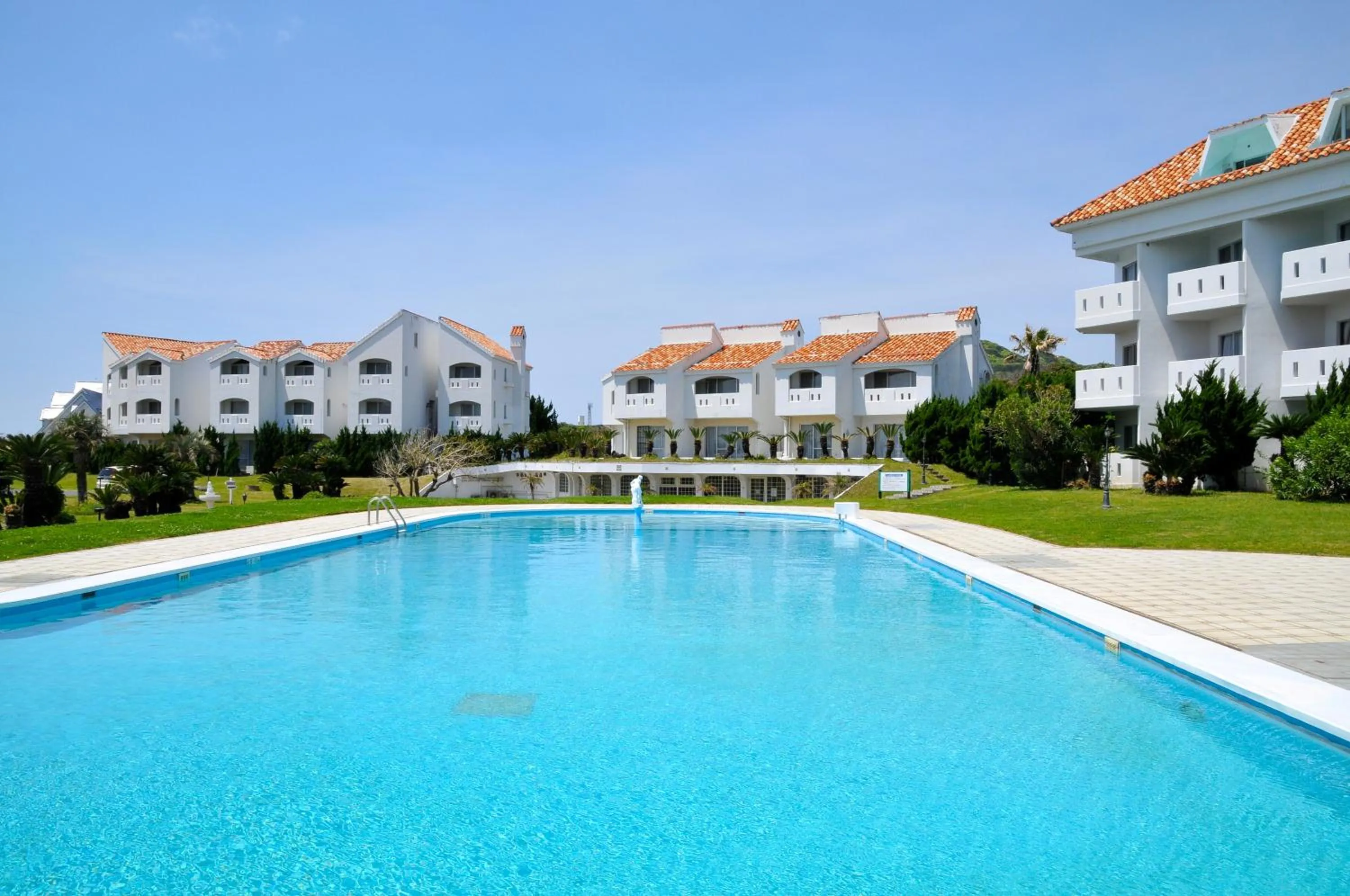 Swimming pool in Tateyama Resort Hotel
