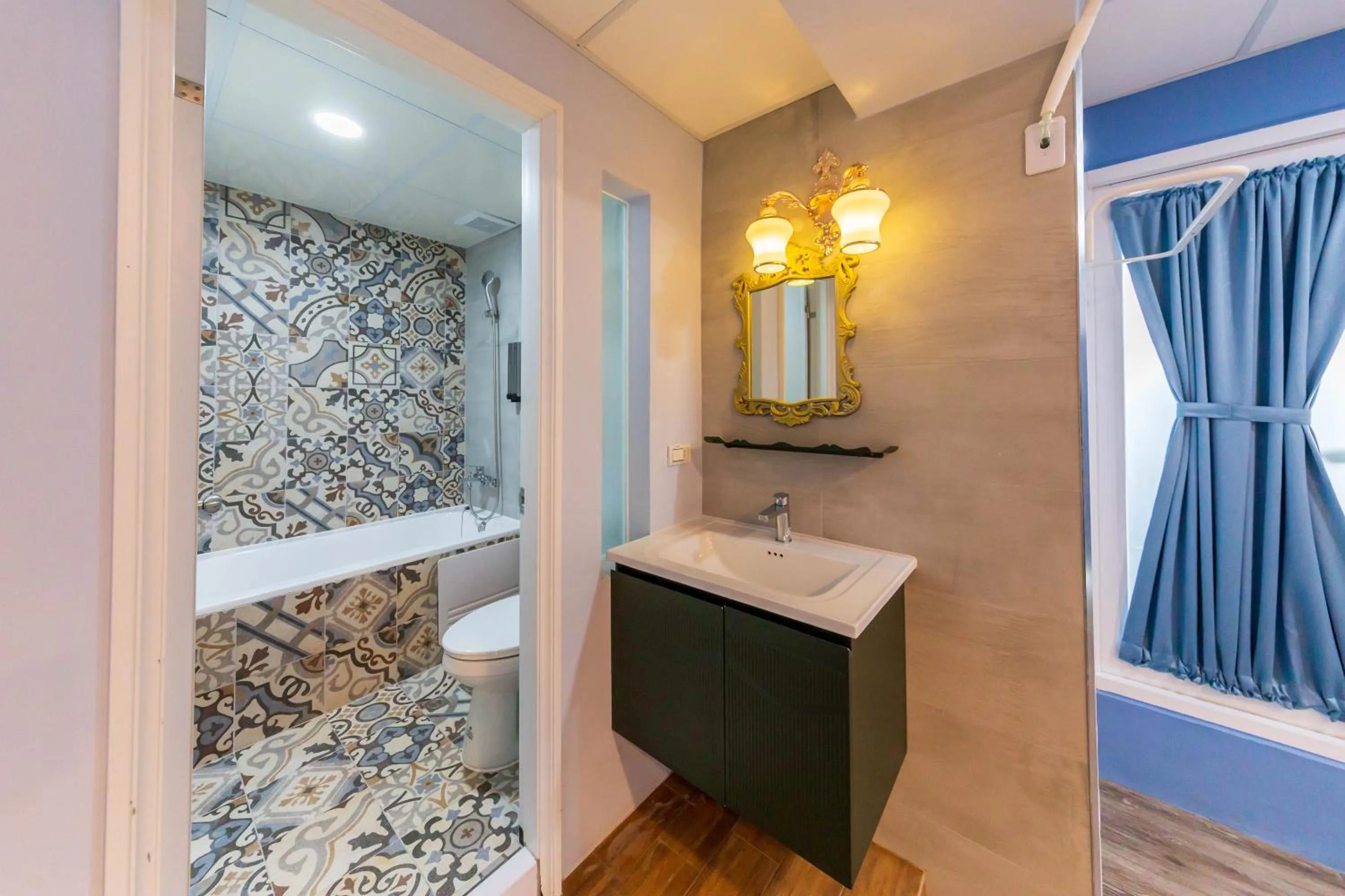 Bathroom in Liu He Su Hotel