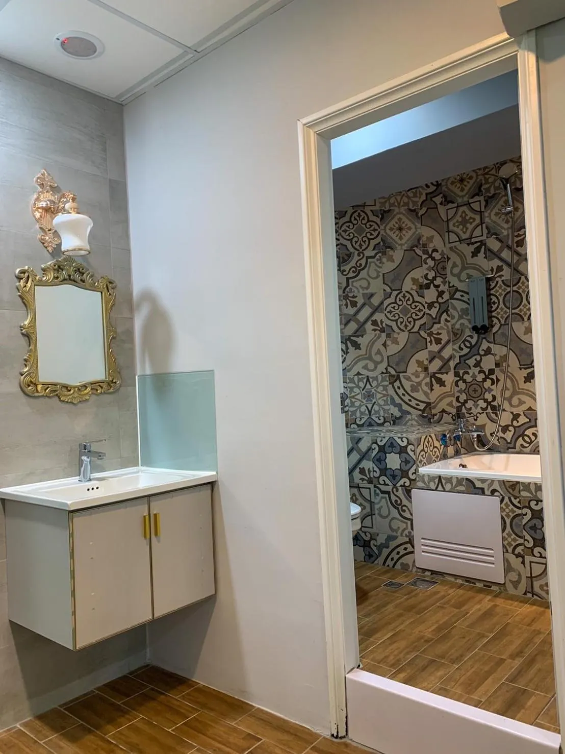 Bathroom in Liu He Su Hotel