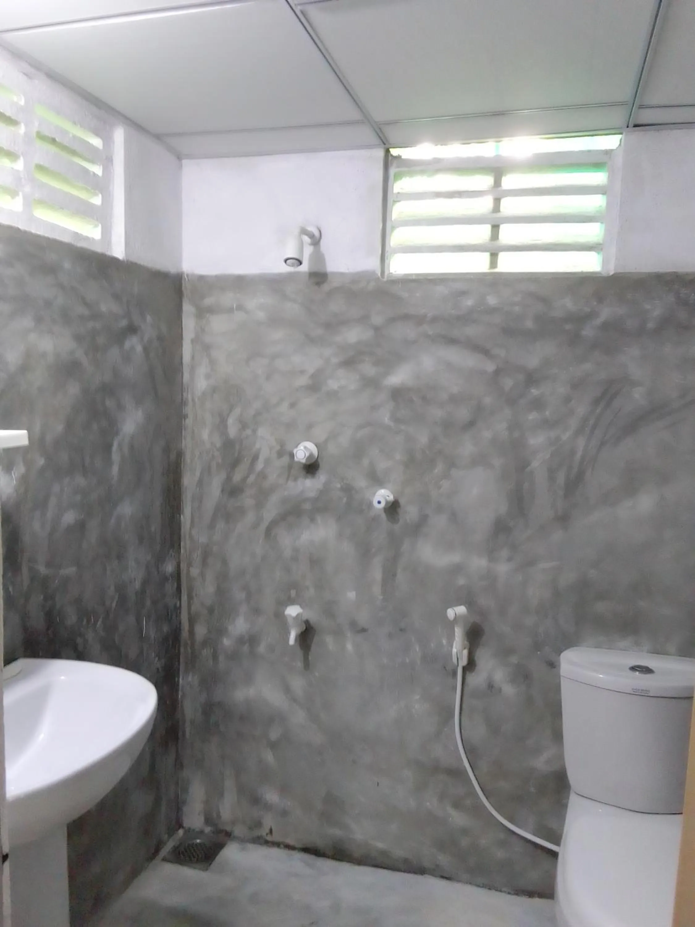 Shower in Jumera Villa Mirissa