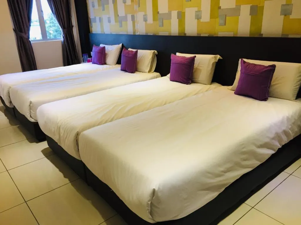 Photo of the whole room, Bed in Remember Hotel Bukit Gambir