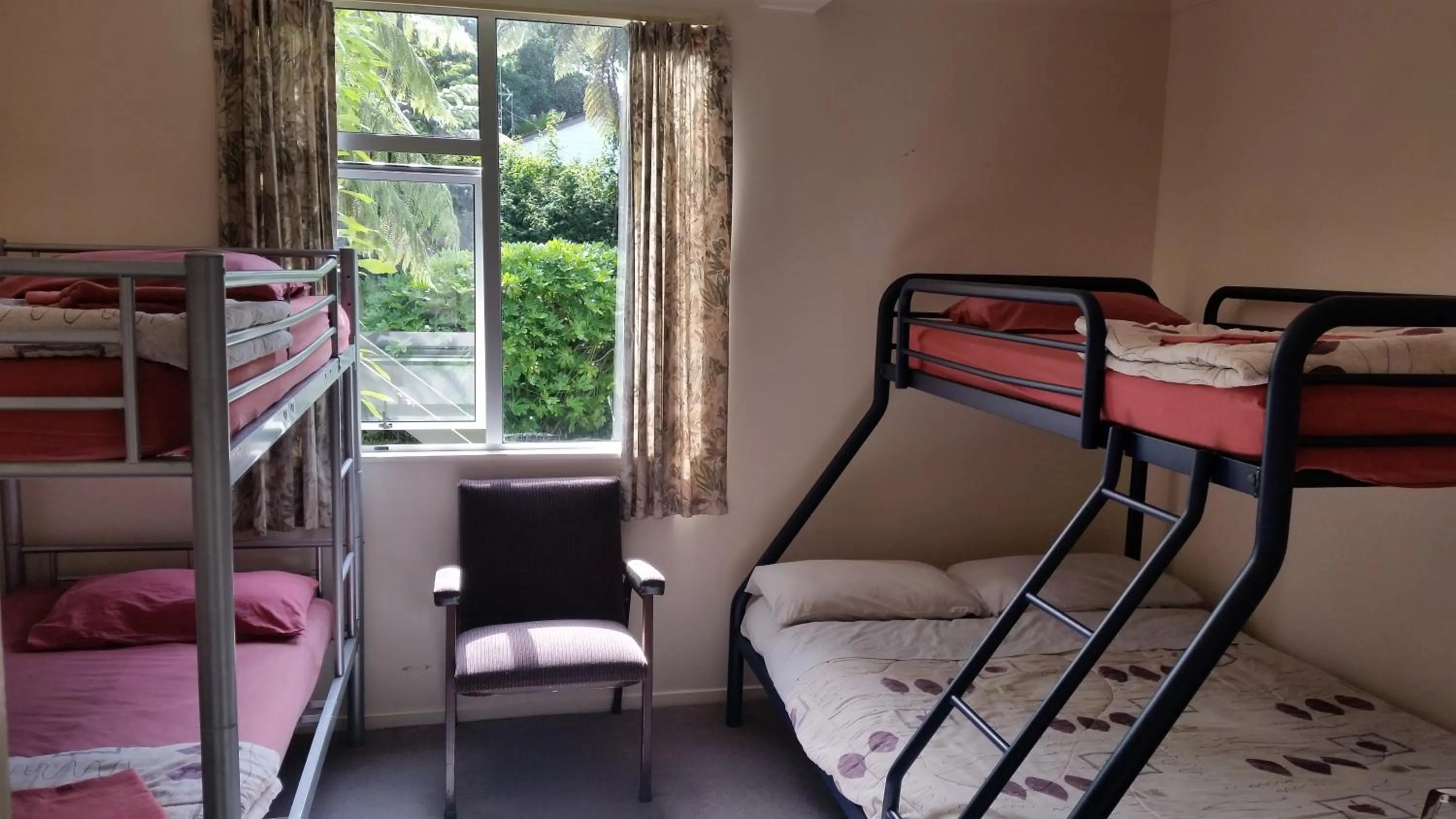 Bedroom, Bed in Egmont Eco Leisure Park & Backpackers