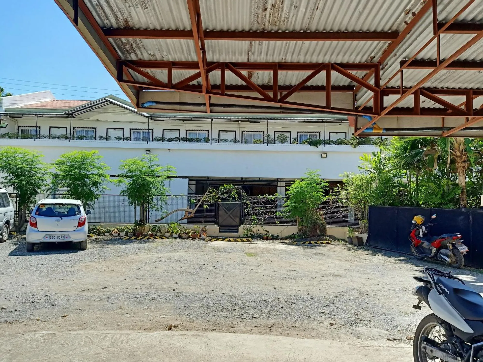 Parking in MB's Garden Inn