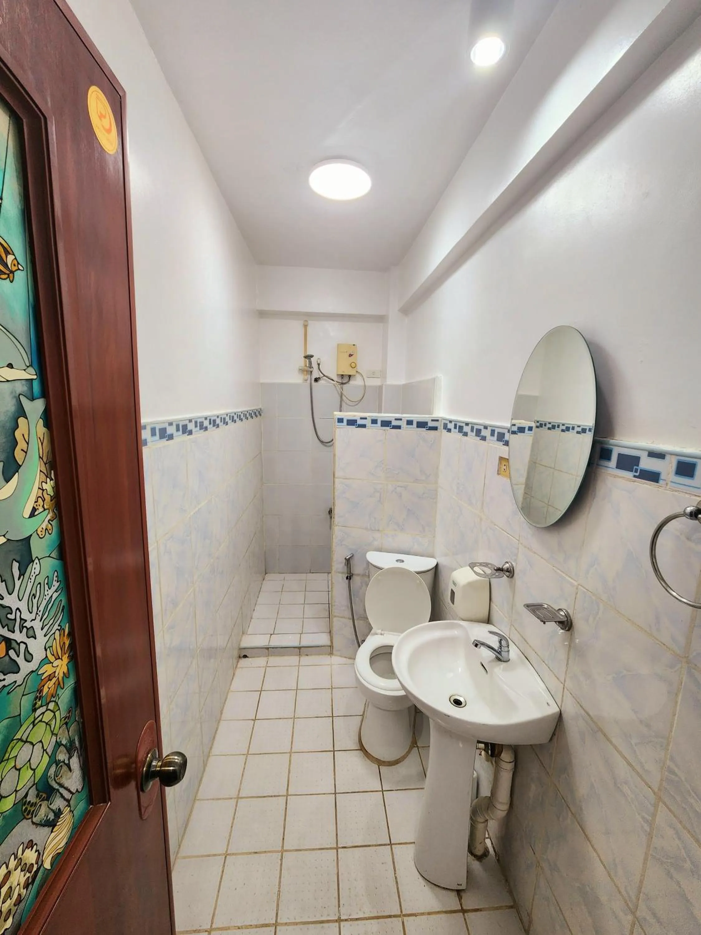 Shower in MB's Garden Inn