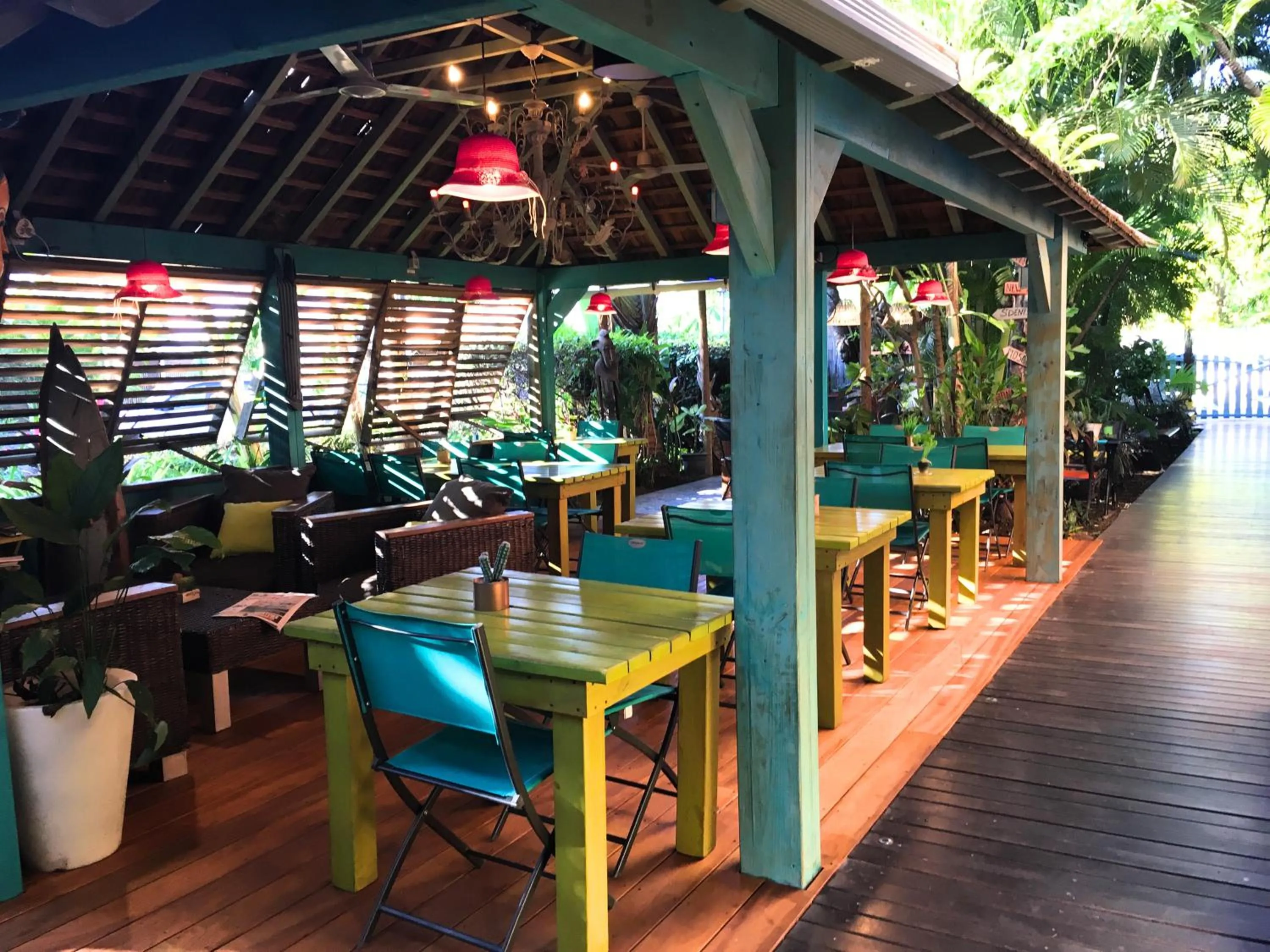 Patio in Hôtel les Bougainvilliers
