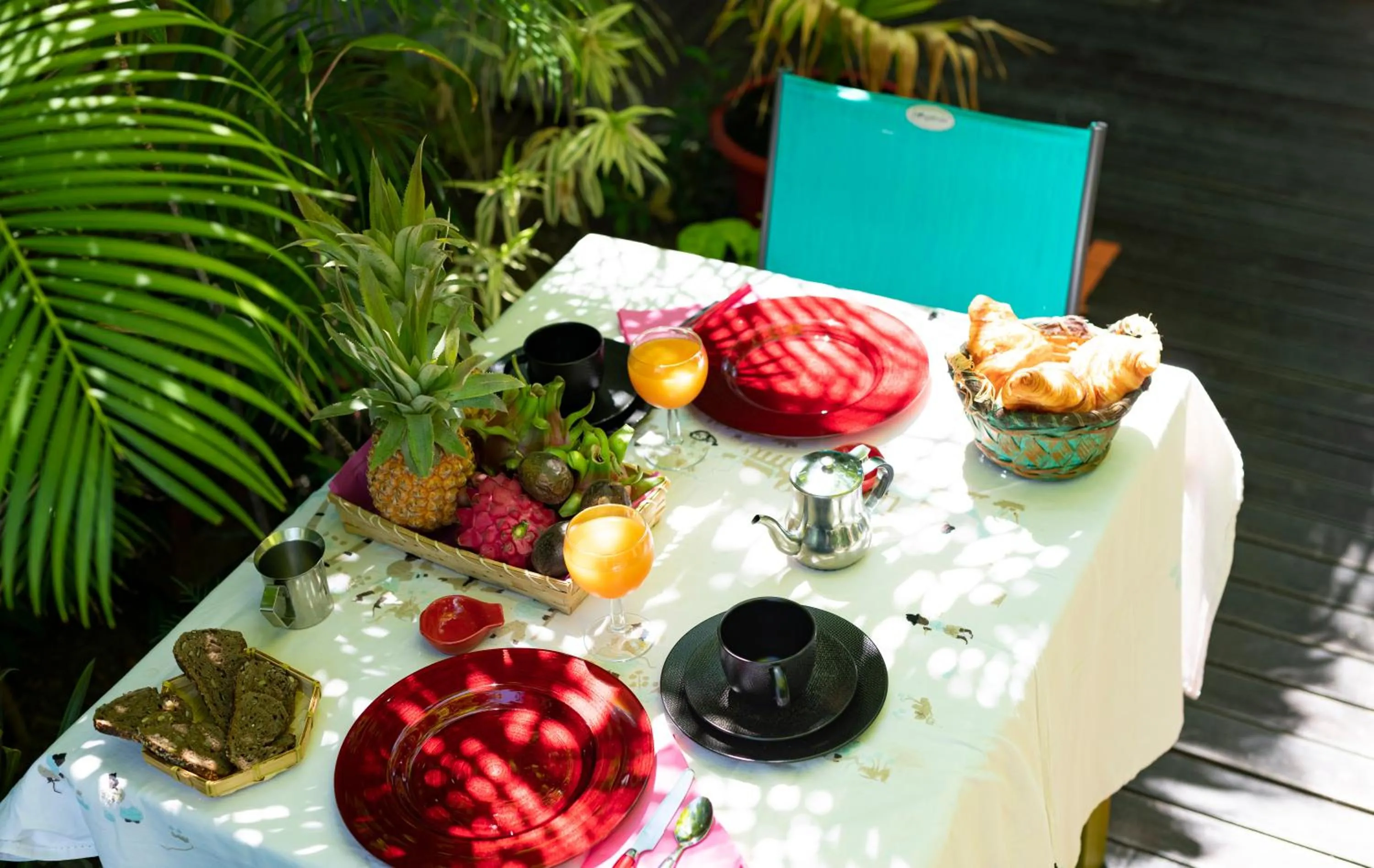 Breakfast in Hôtel les Bougainvilliers
