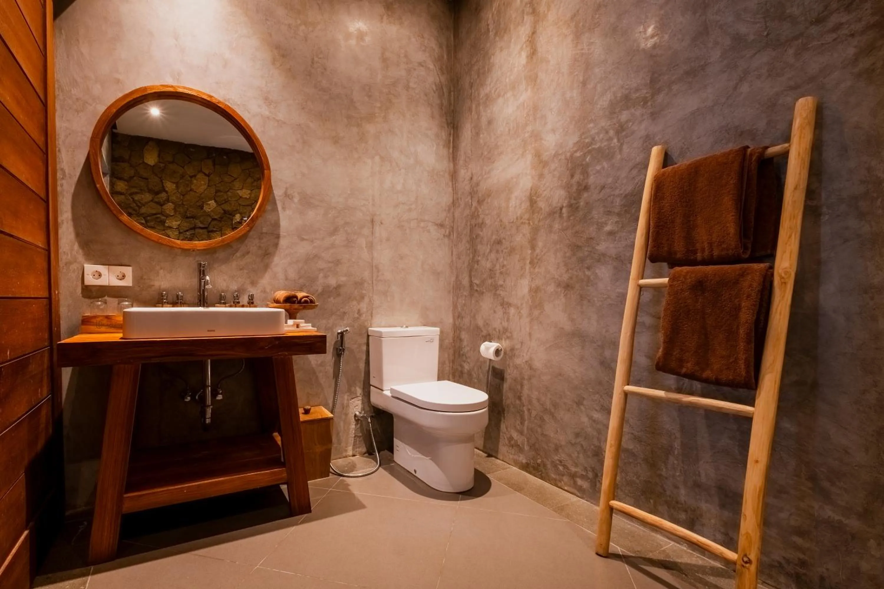 Toilet in Alamdini Resort Ubud