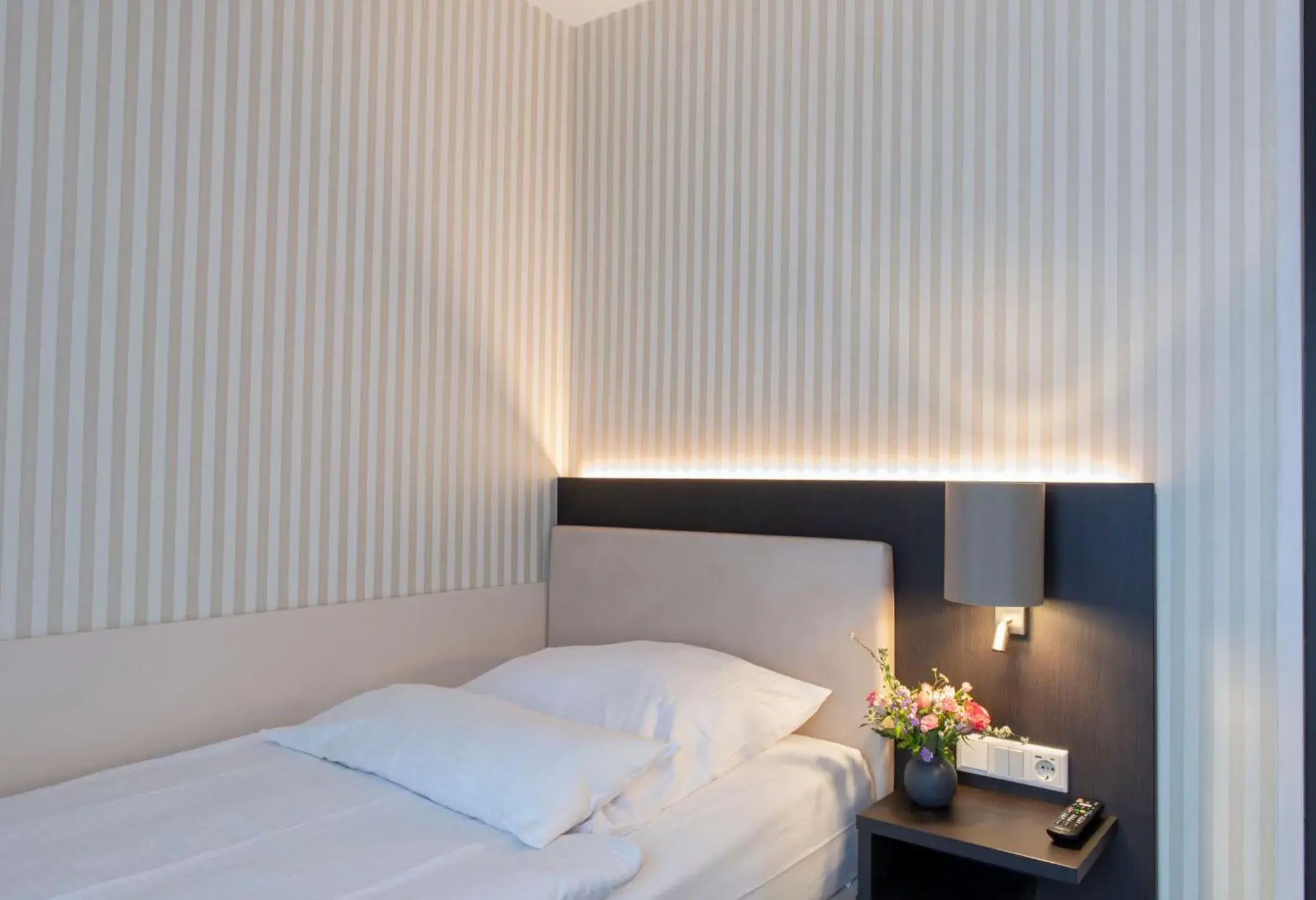 Single Room with Bathroom - single occupancy in Hotel Alte Post Single Room with Bathroom - single occupancy in Hotel Alte Post