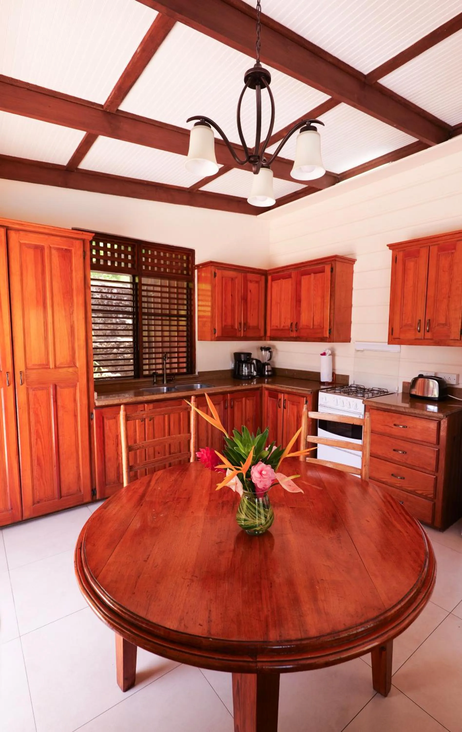 kitchen in Stonefield Villa Resort
