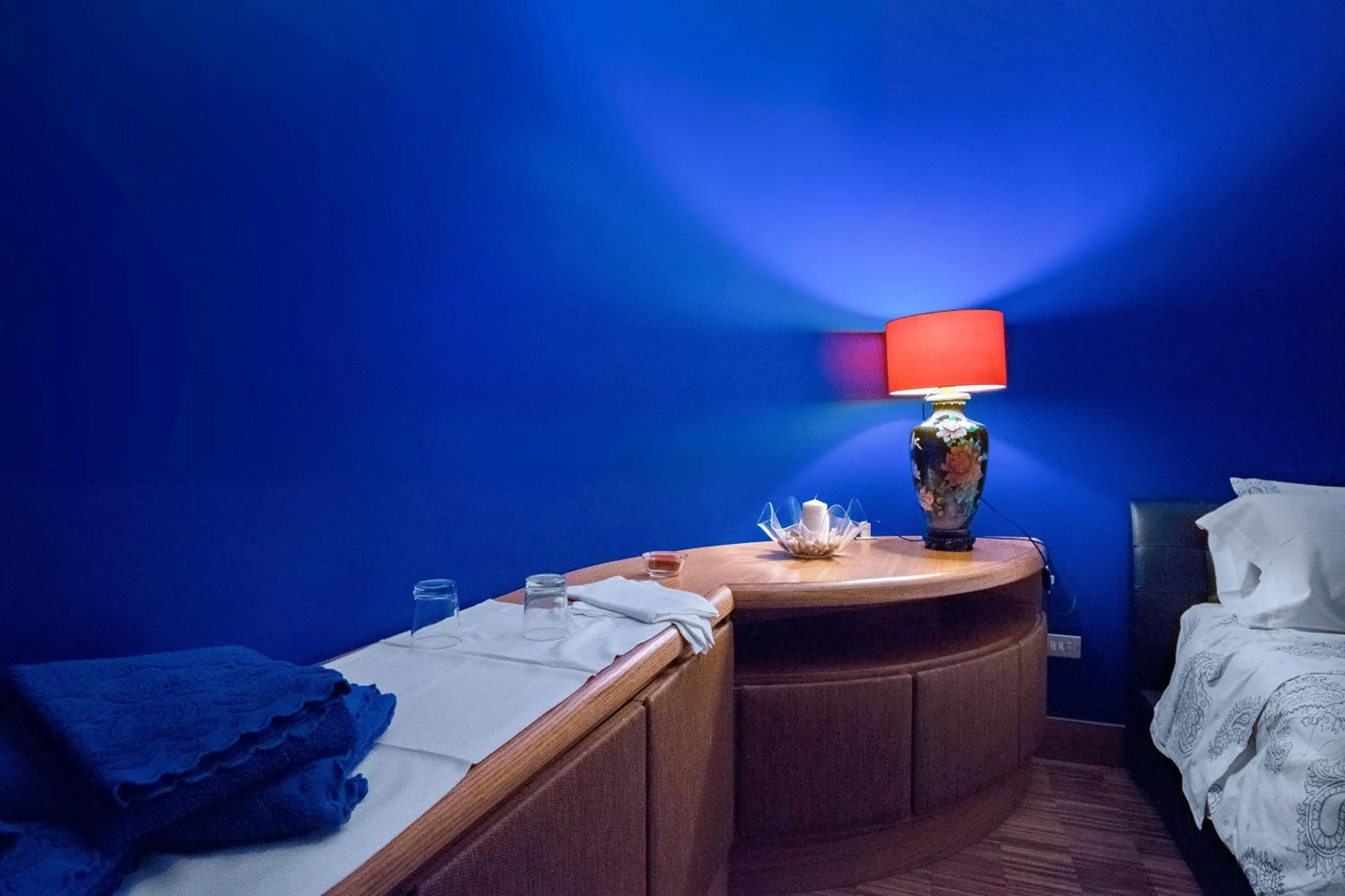 Decorative detail, Bed in Villa Wanda - Residenza di charme