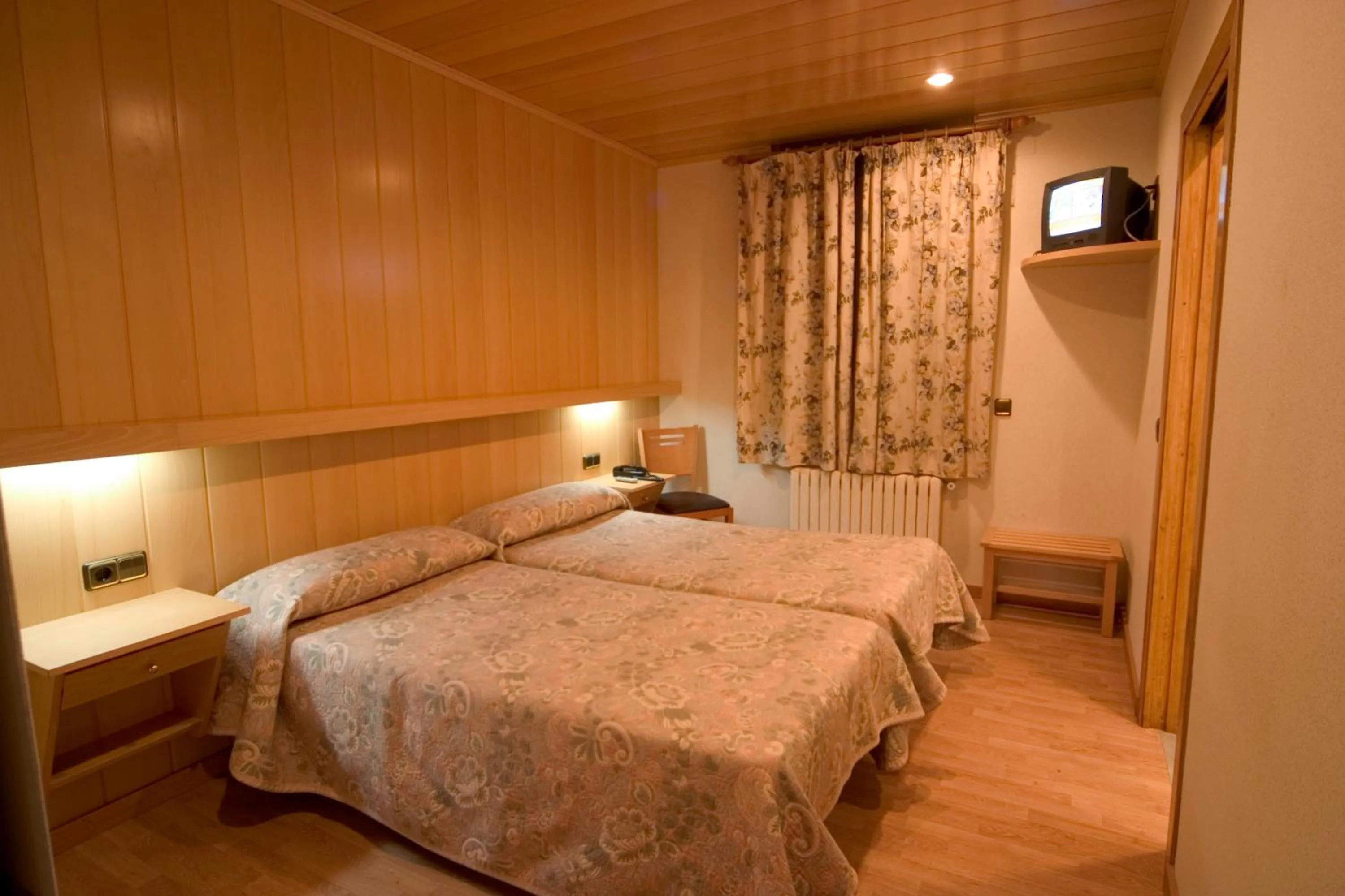 Bedroom, Bed in Hotel Sant Antoni