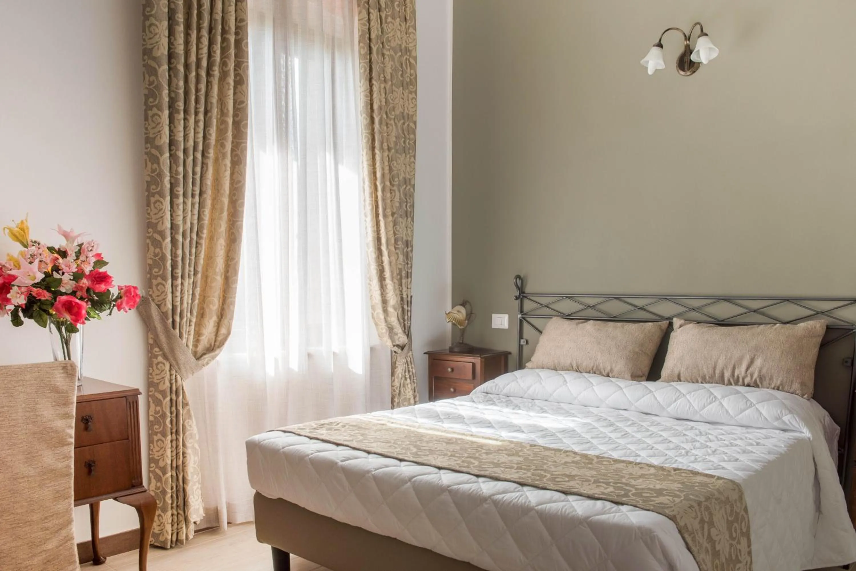 Photo of the whole room, Bed in Isola Verde Resort