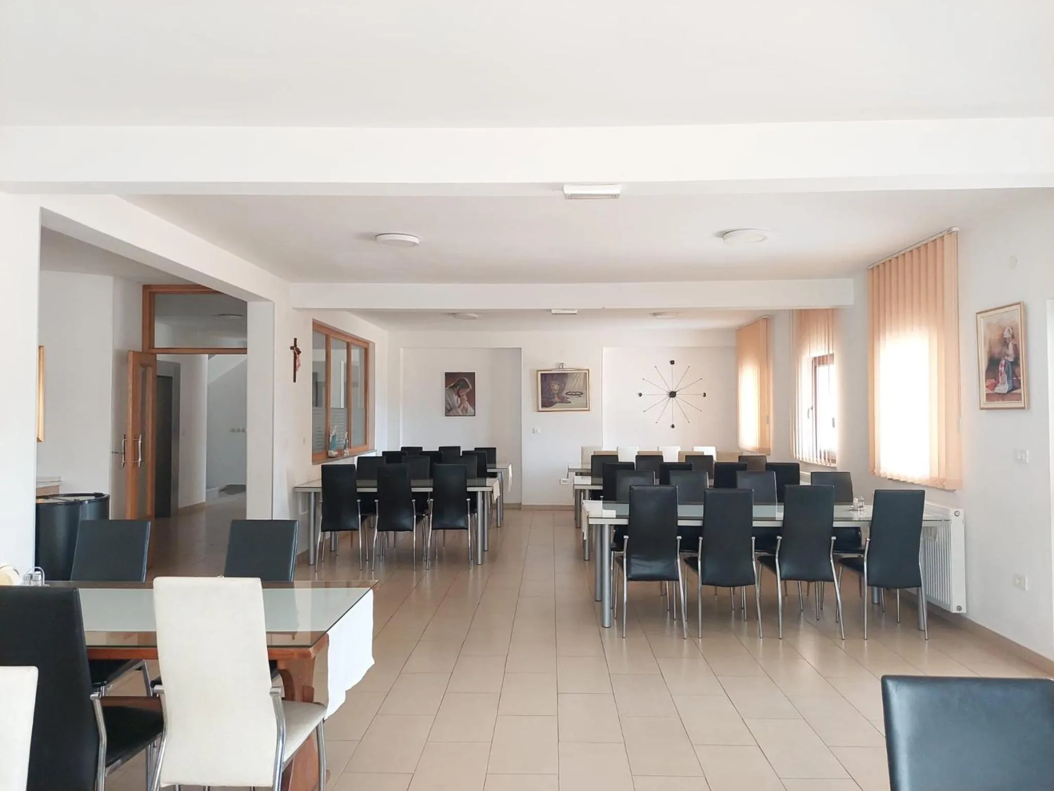 Restaurant/places to eat in Rooms M&Z