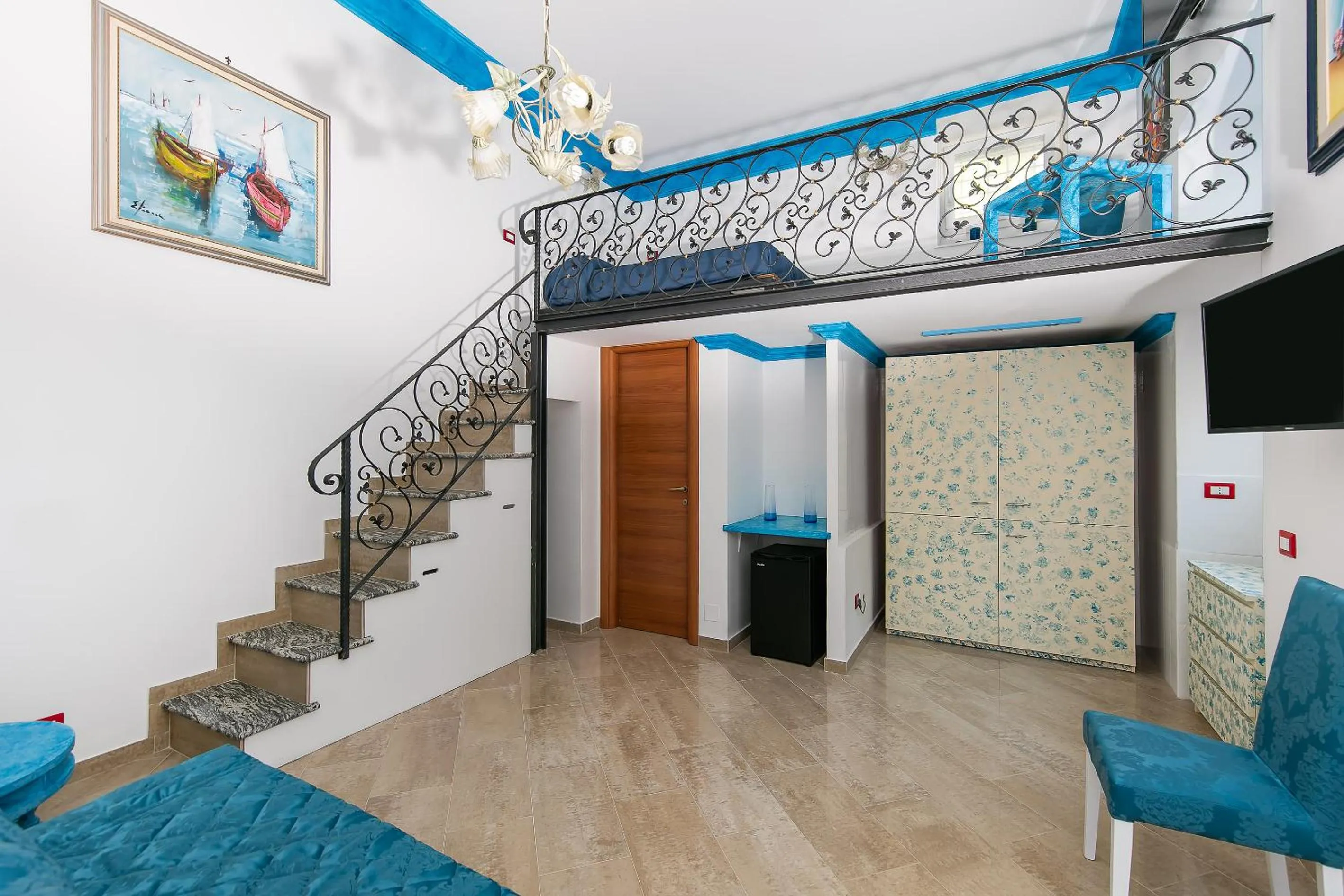 Photo of the whole room in Capri Dreaming