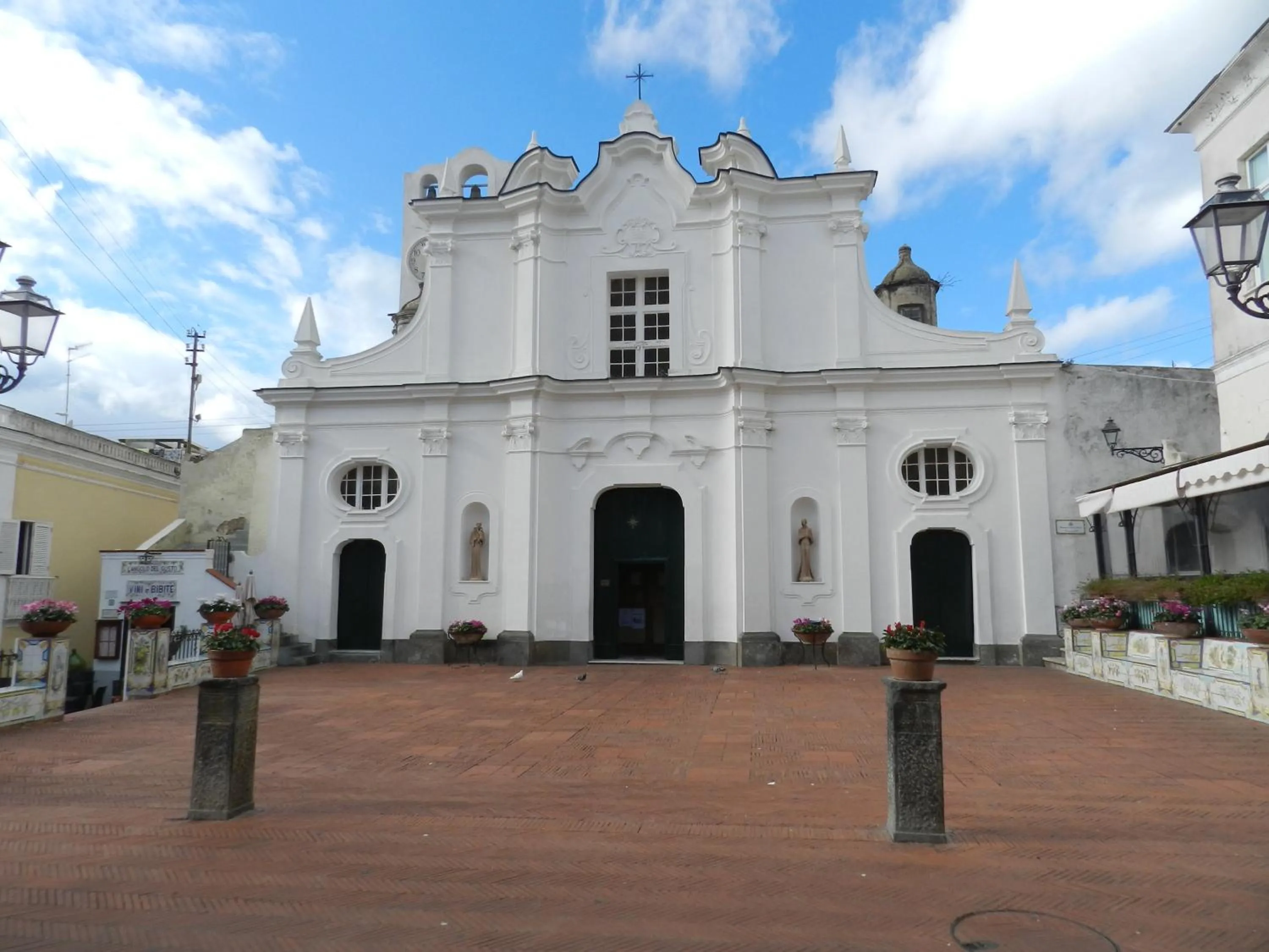 Nearby landmark in Capri Dreaming