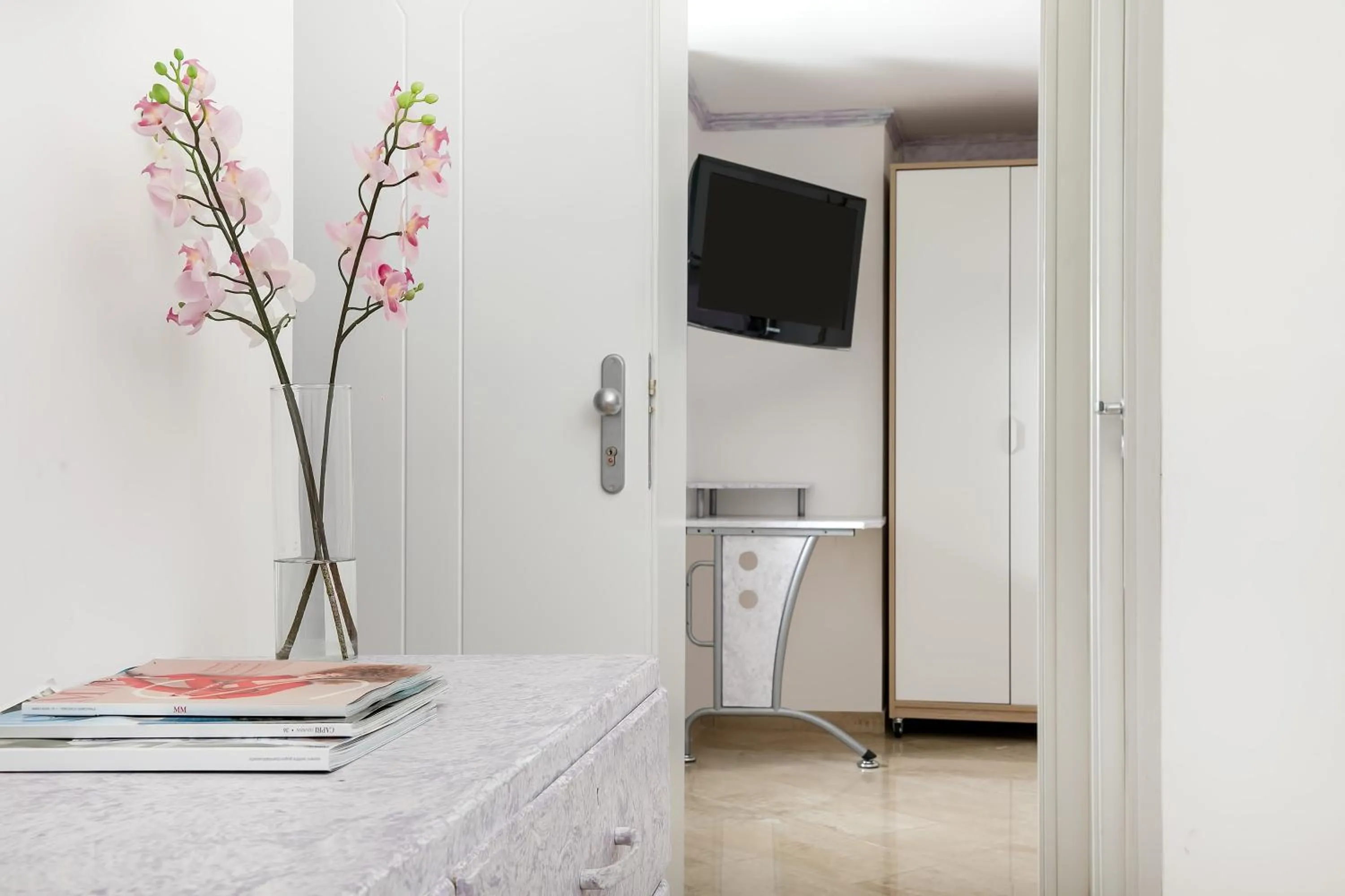 Photo of the whole room in Capri Dreaming