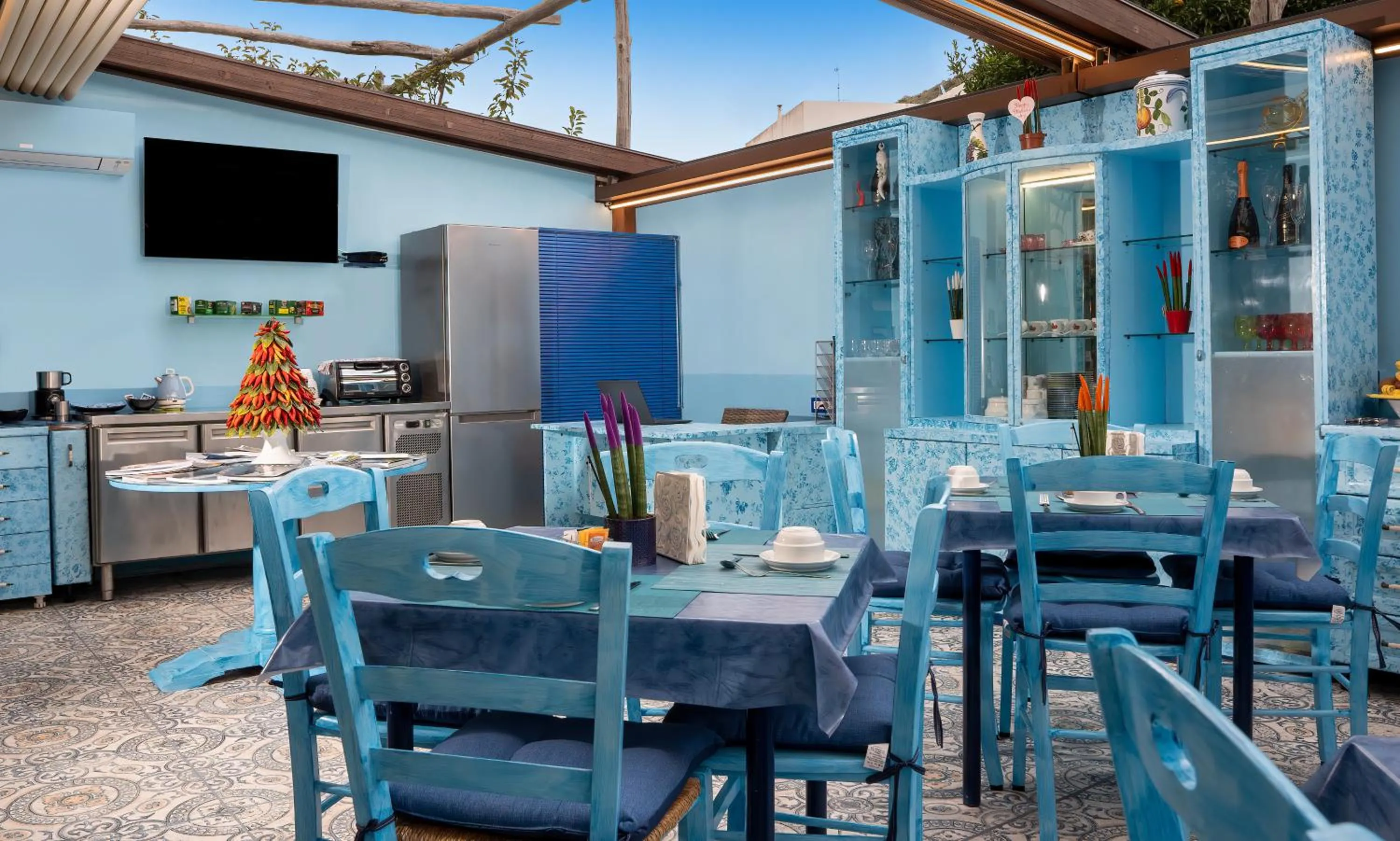 Breakfast in Capri Dreaming