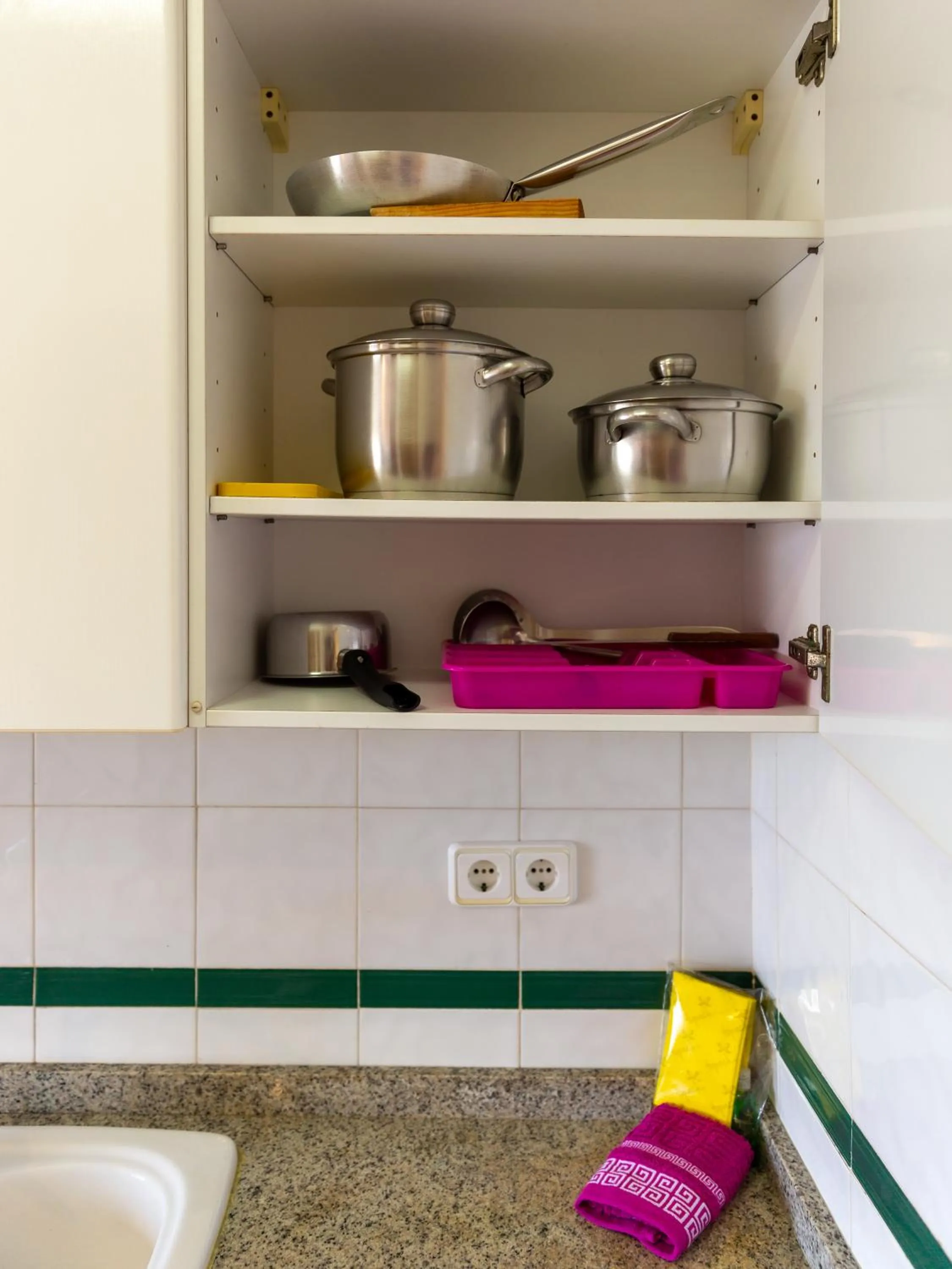 kitchen in Apartamentos Sunway Tara