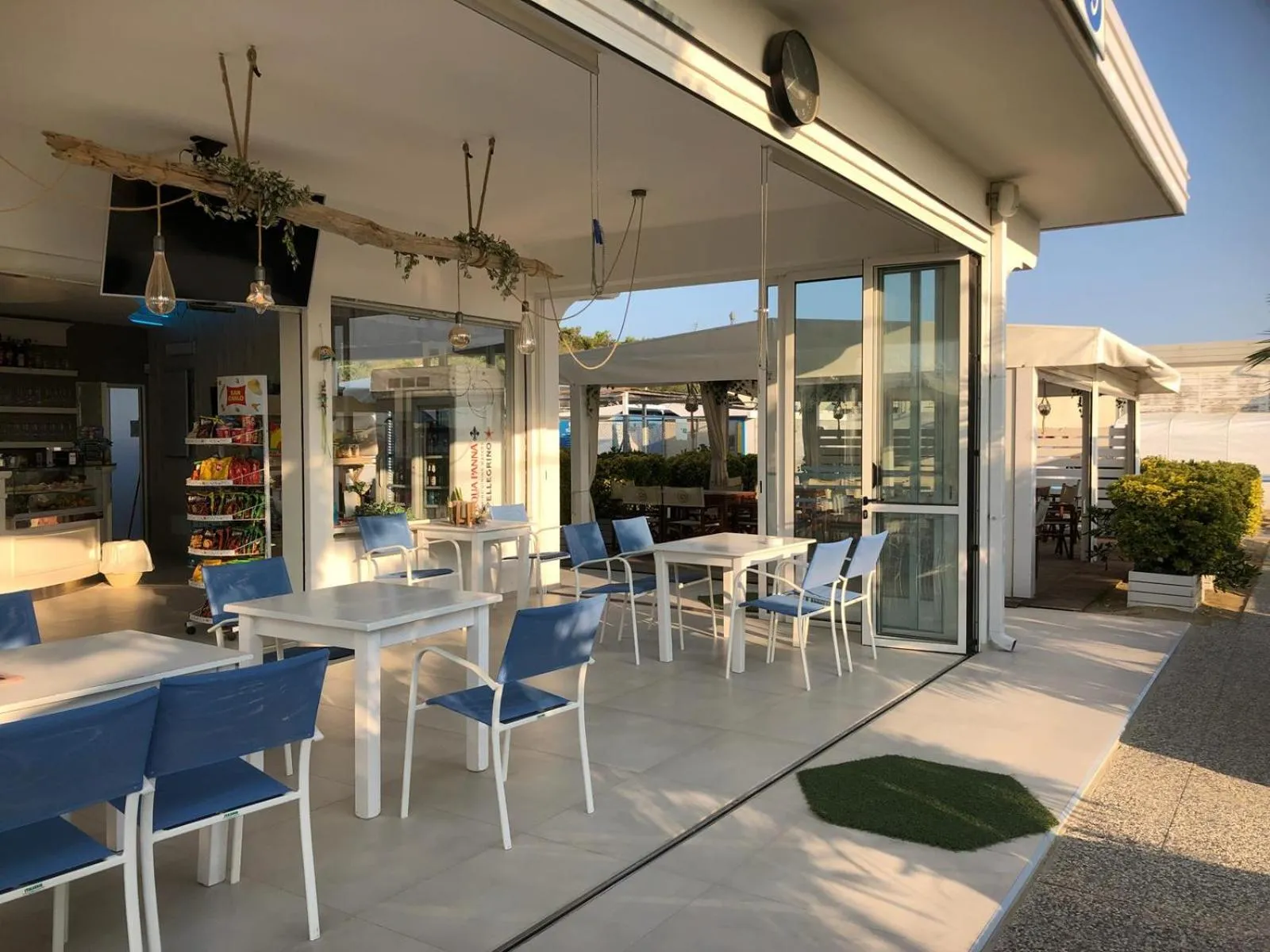 Restaurant/places to eat in Hotel Donatella Pinarella