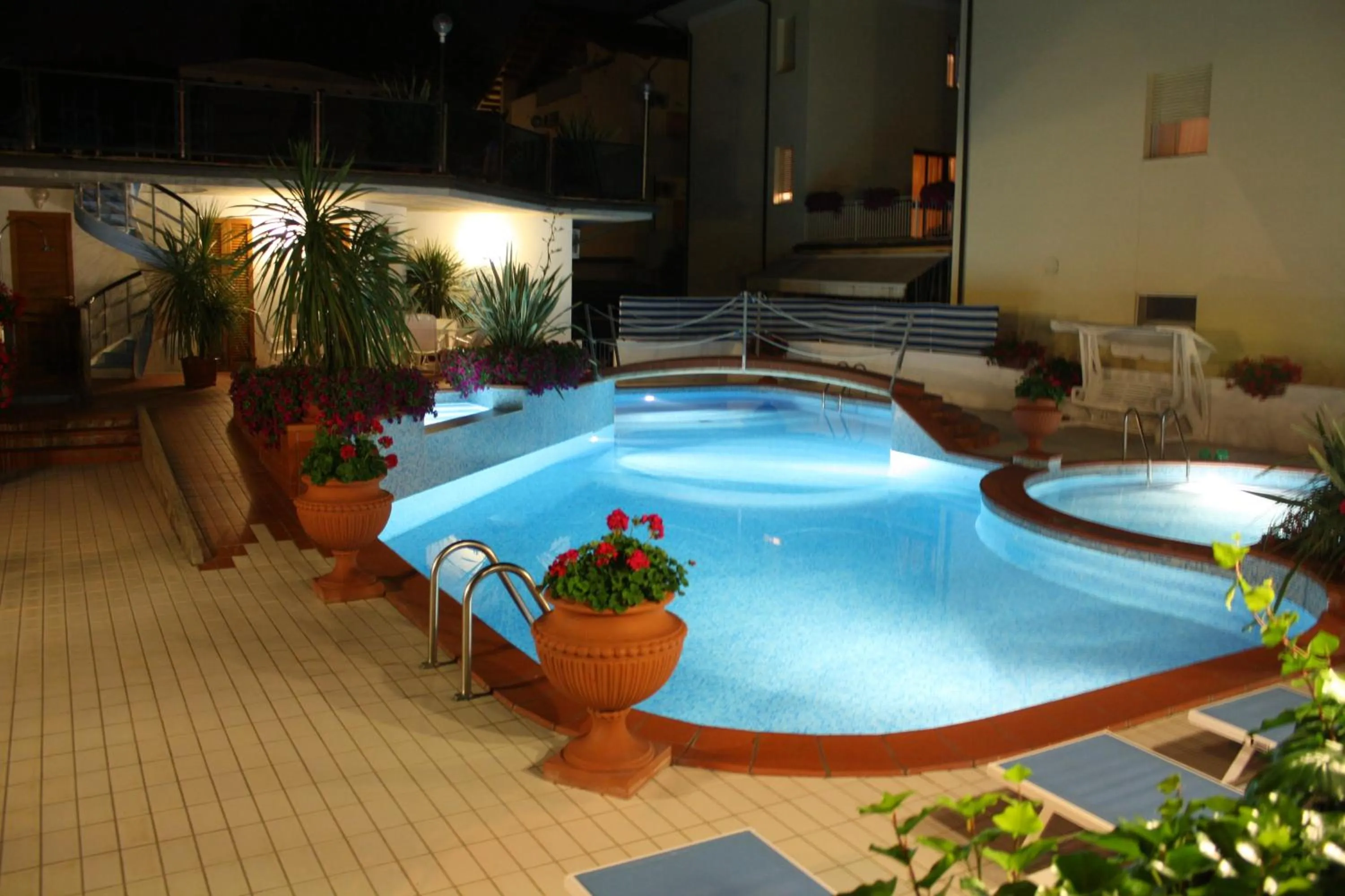 Swimming pool in Hotel Donatella Pinarella