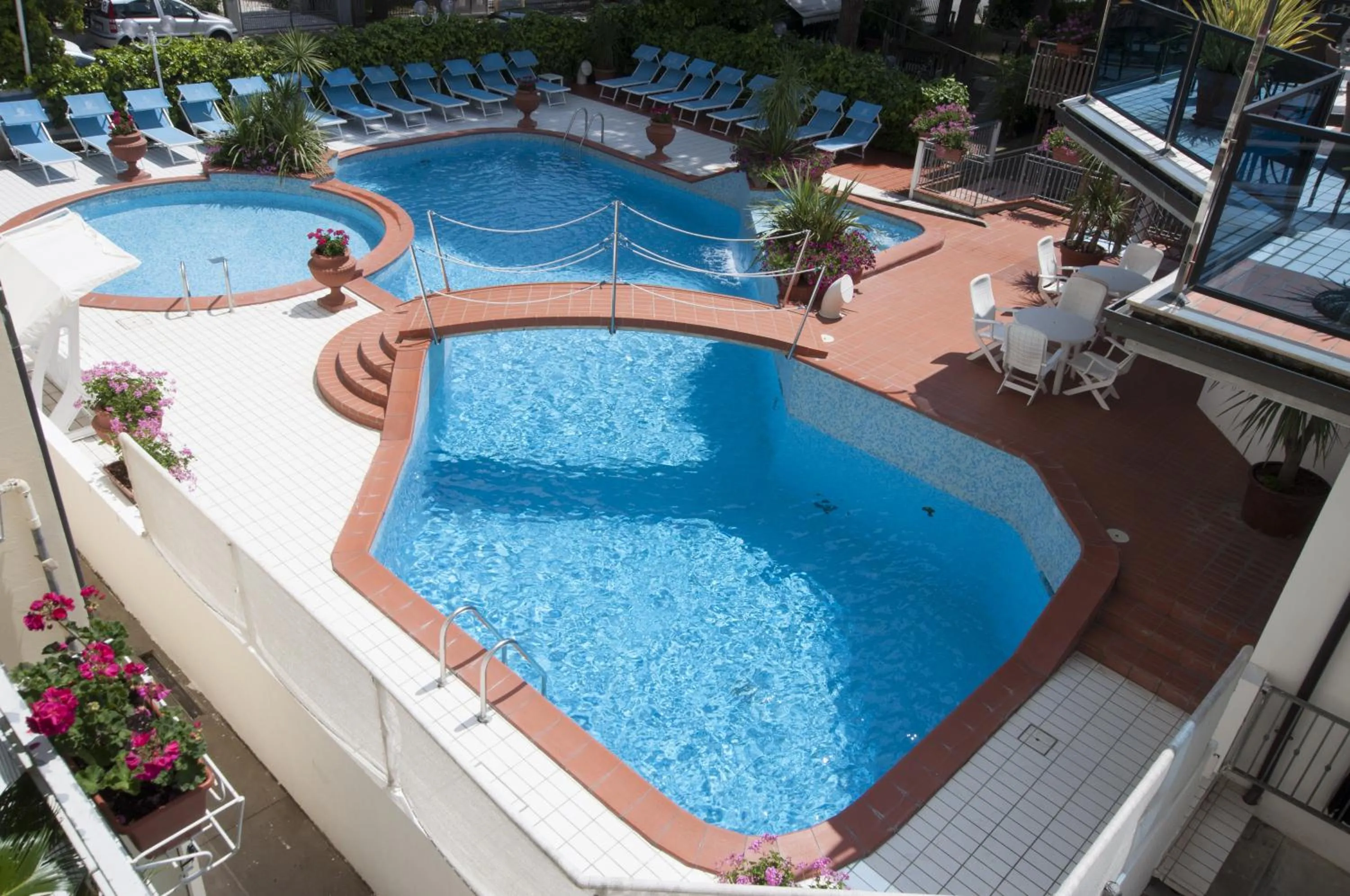Swimming pool in Hotel Donatella Pinarella