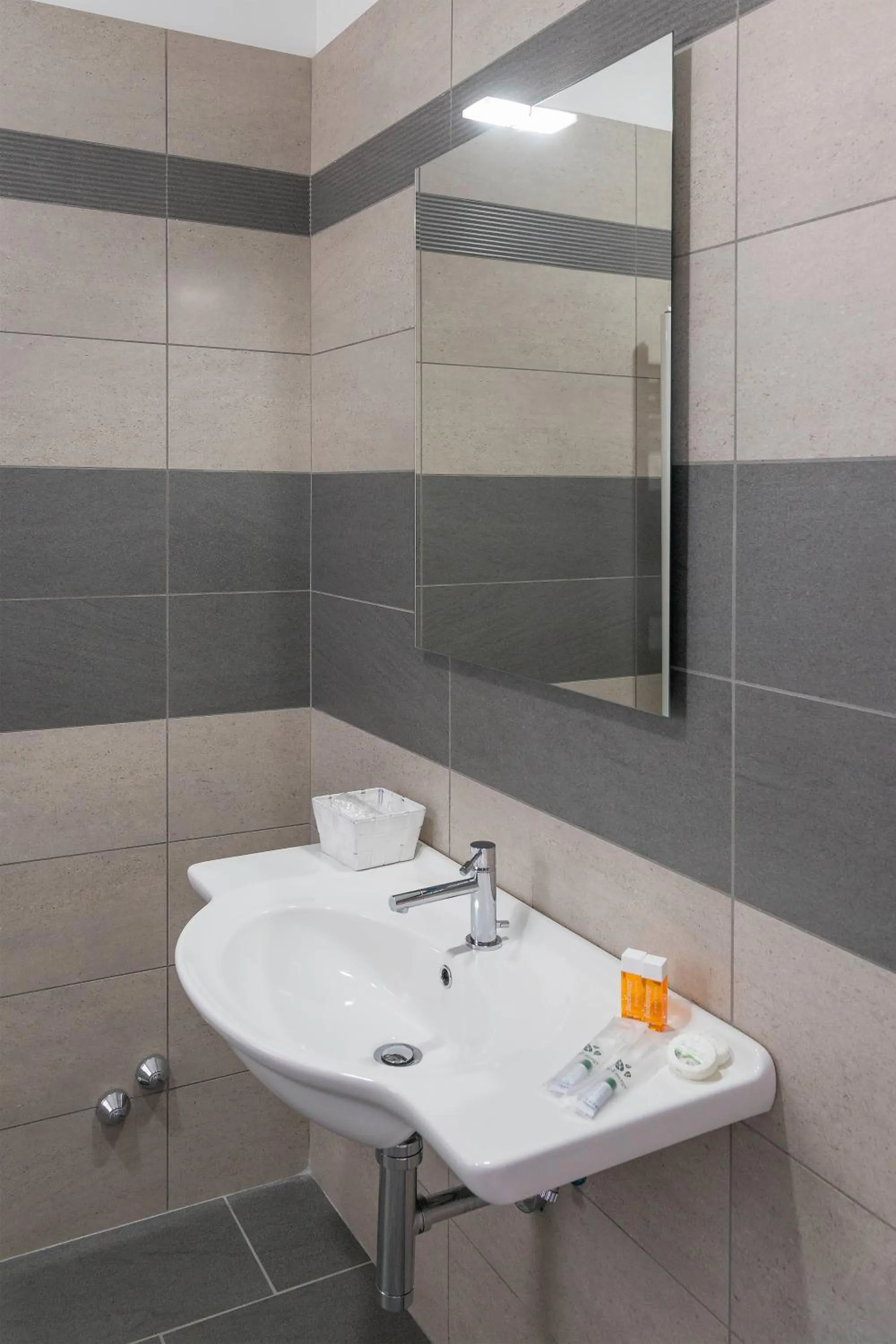 Bathroom in Hotel America