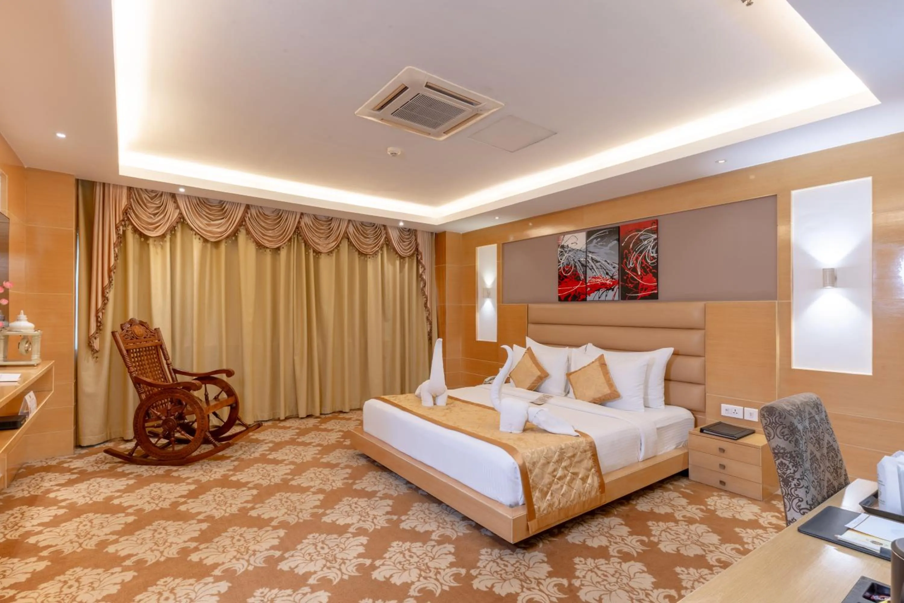 Bed in Hotel Patliputra Continental