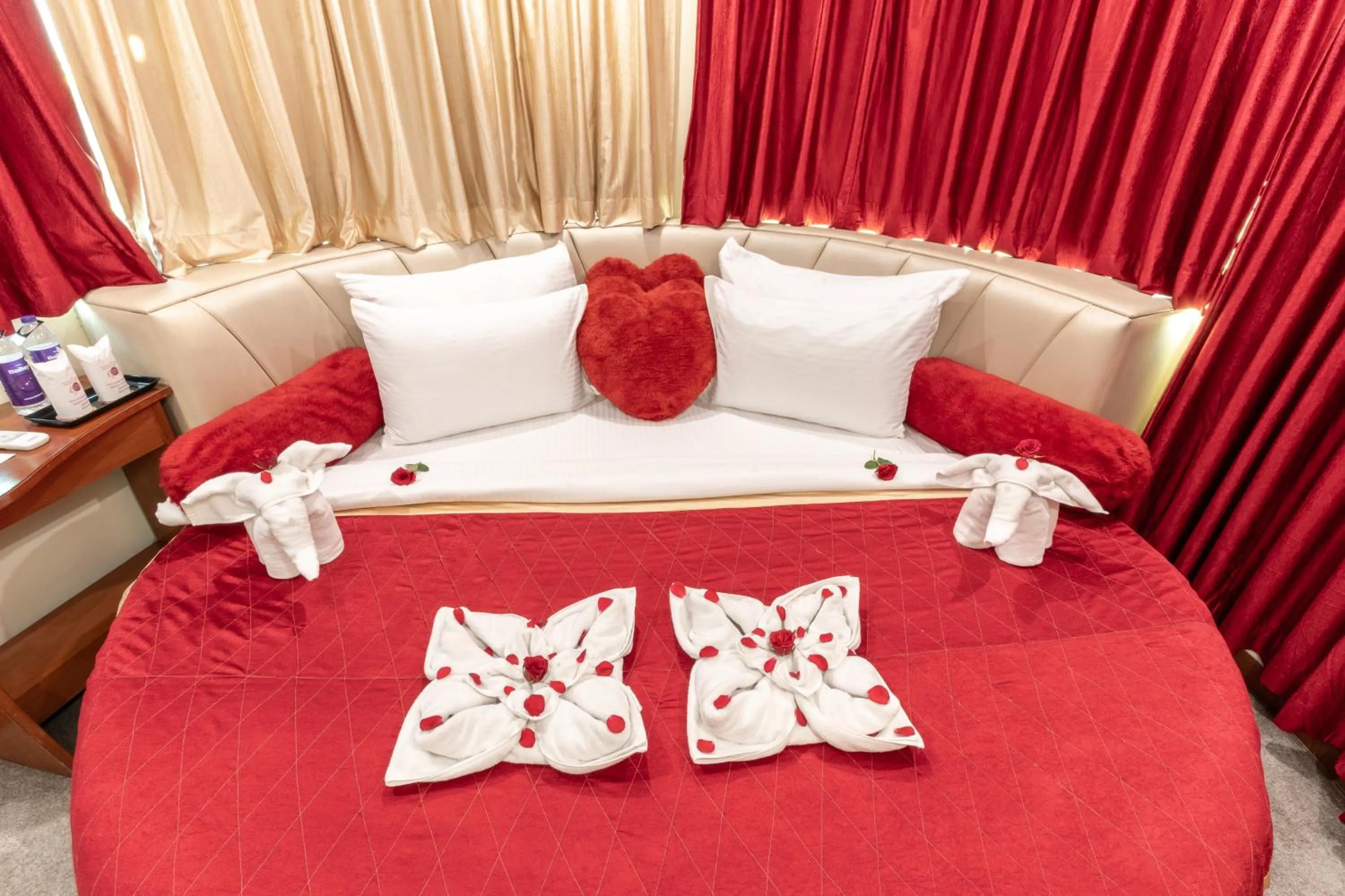 Bed in Hotel Patliputra Continental