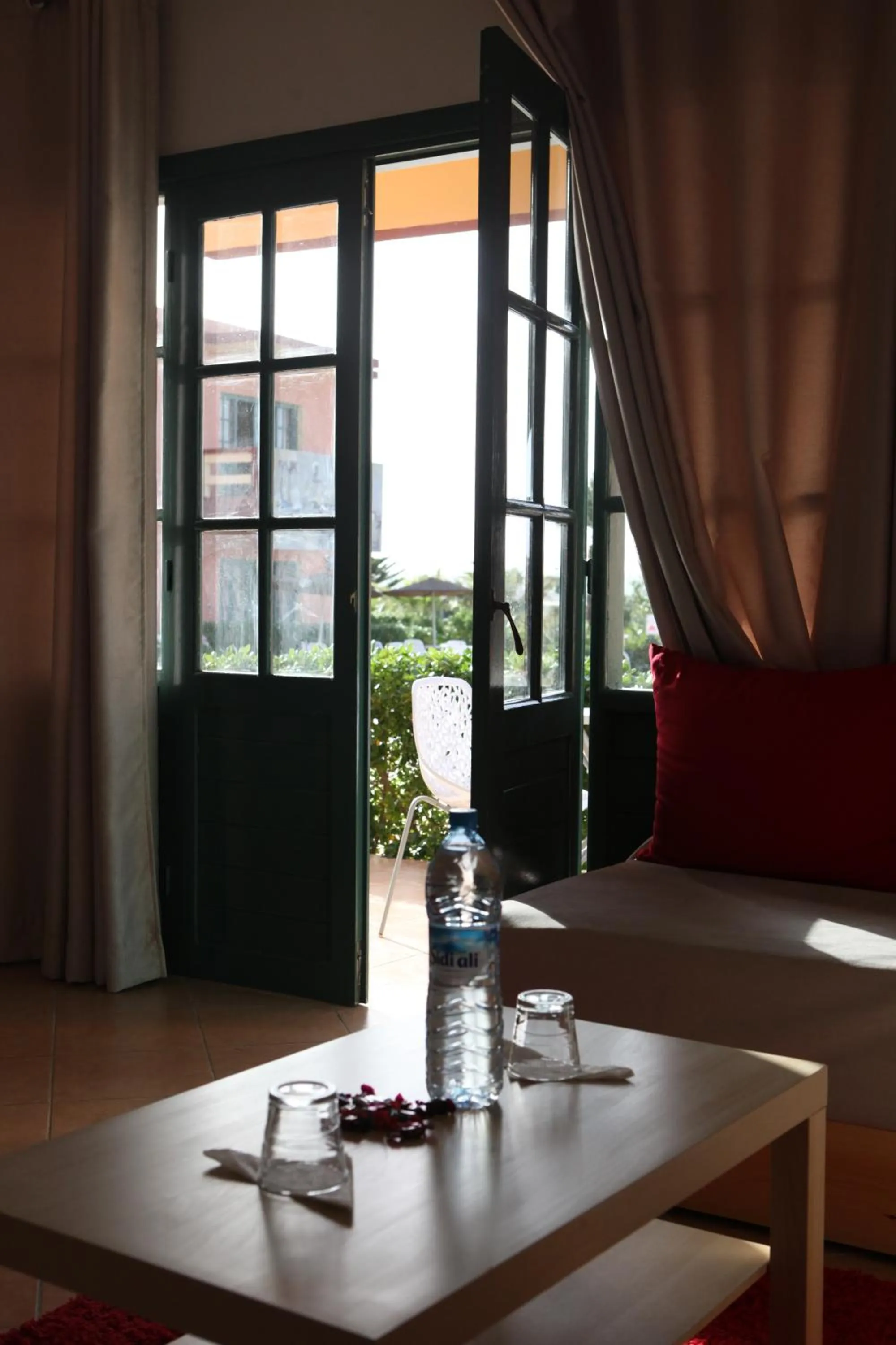 Photo of the whole room in Zerad