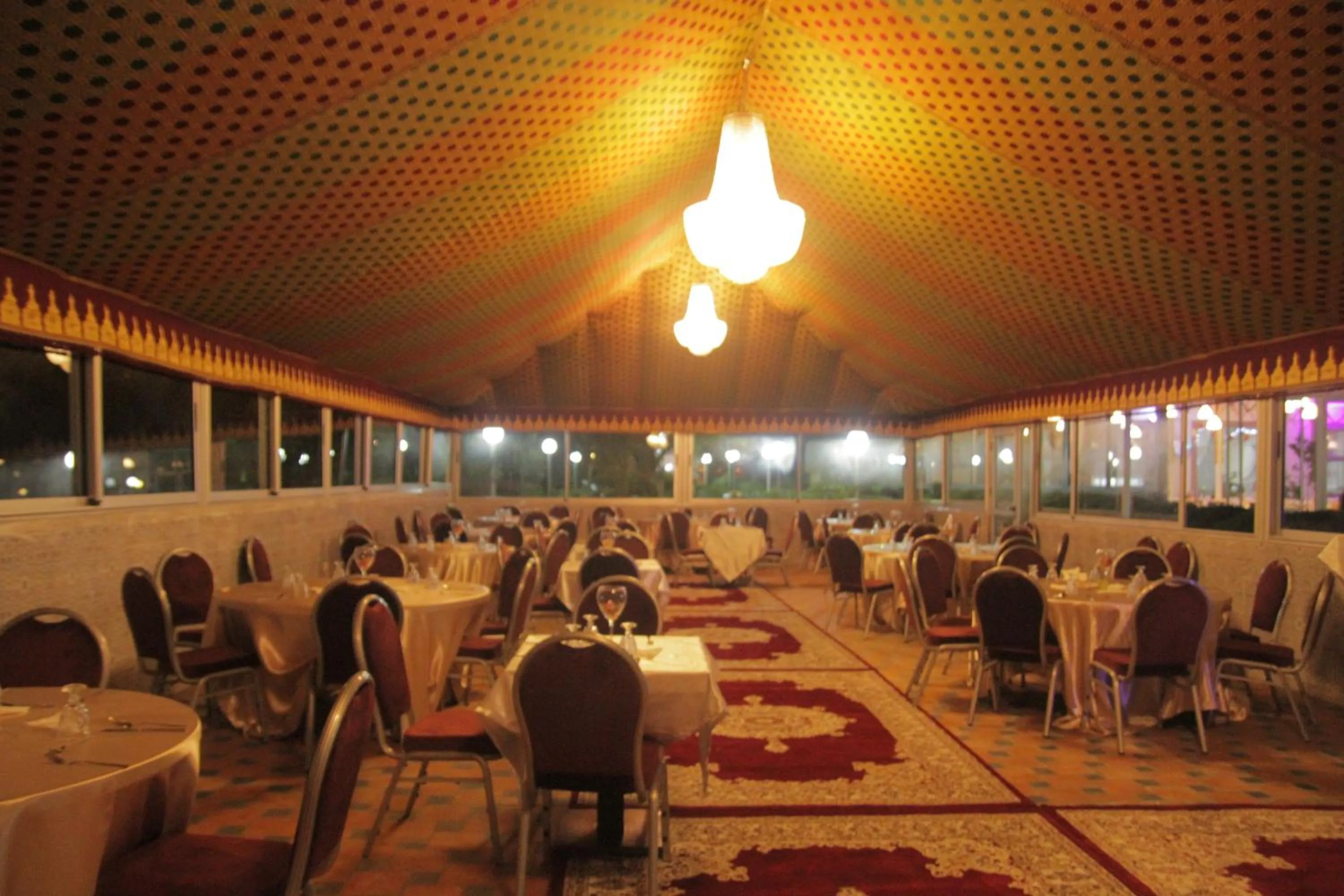 Restaurant/places to eat in Zerad