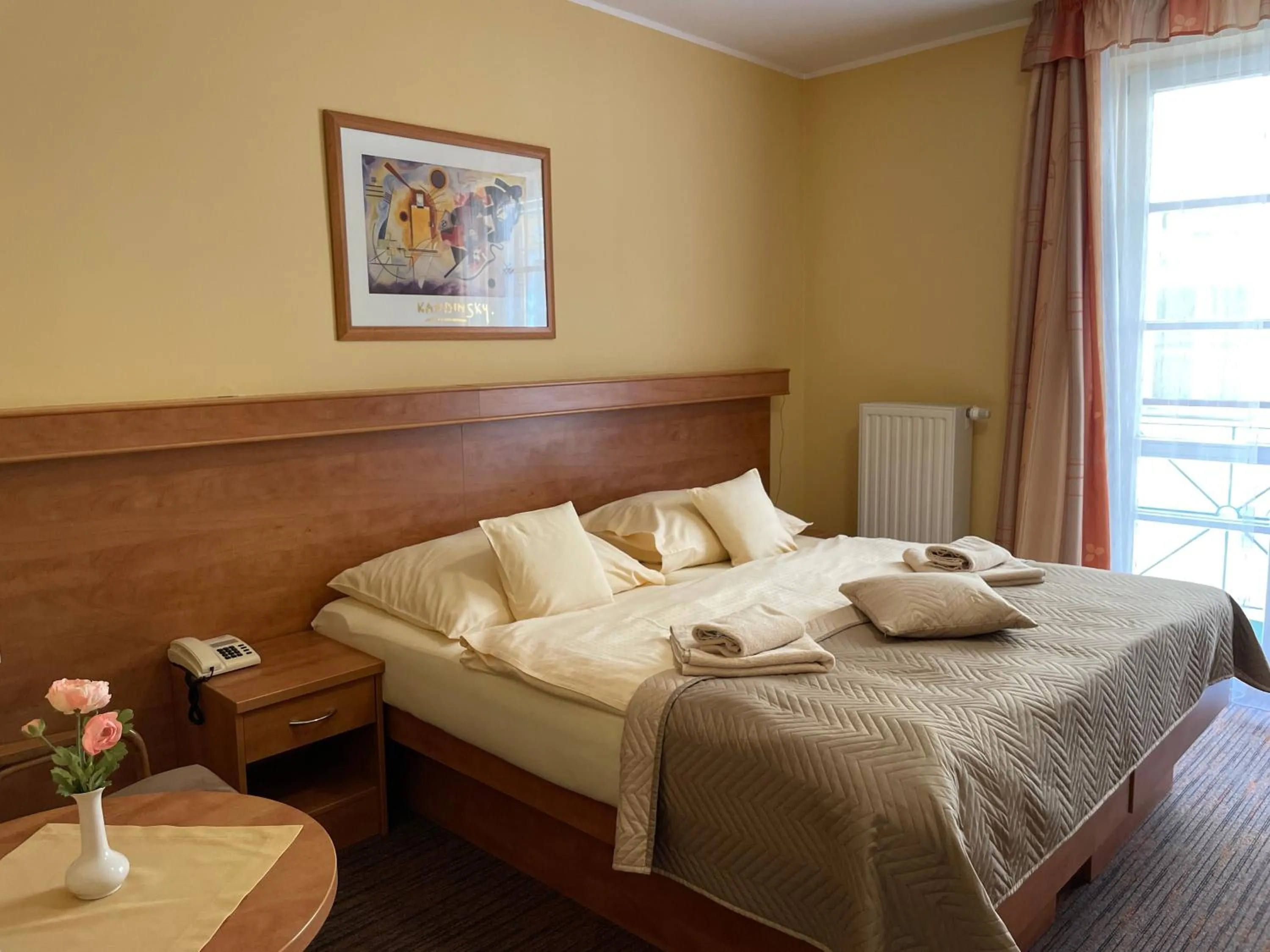 Living room, Bed in LD PALACE Spa & Kur