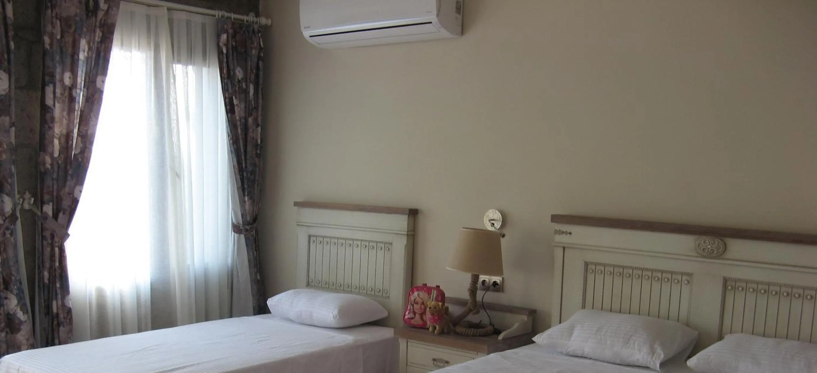 Bedroom, Bed in Assos Sunaba Kasri Hotel