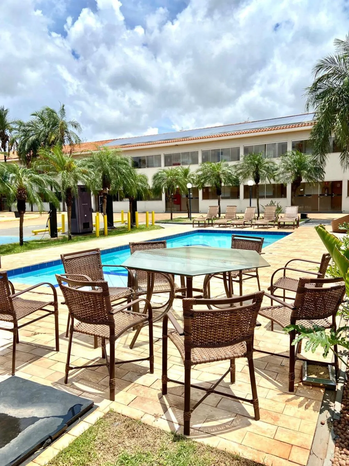 Swimming pool in Savana Park Hotel