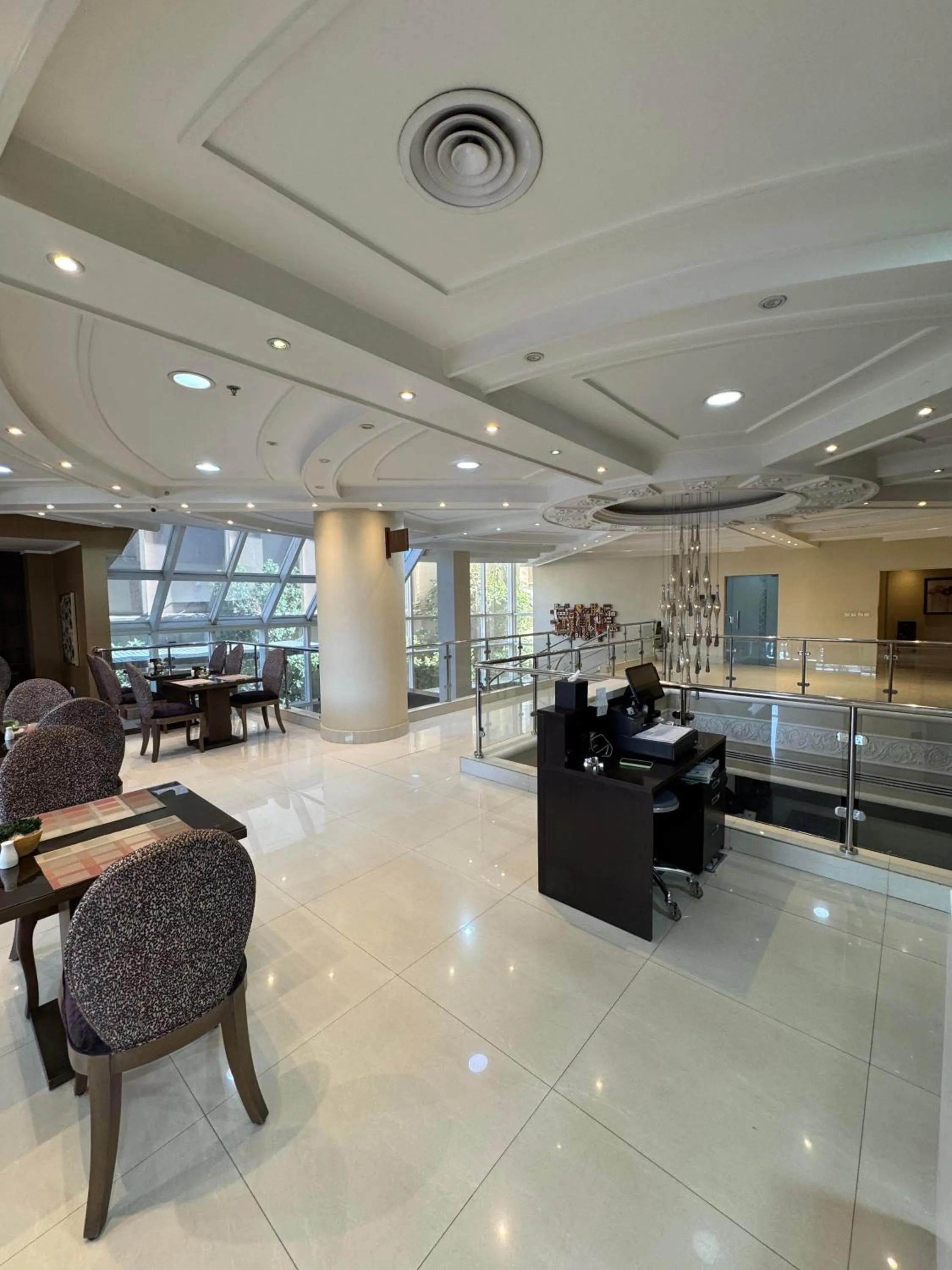 Restaurant/places to eat in Gloria Inn Riyadh