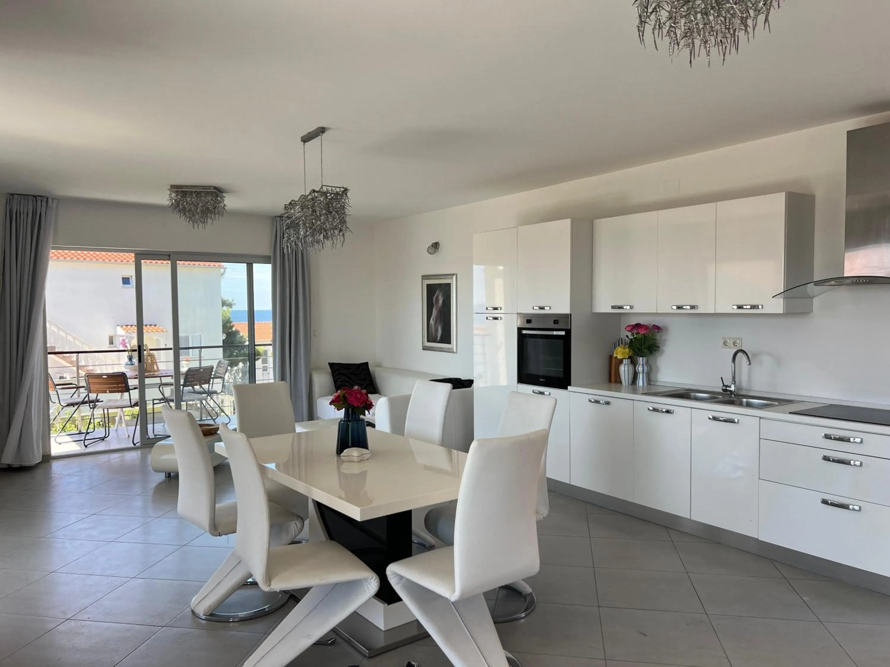 Villa White