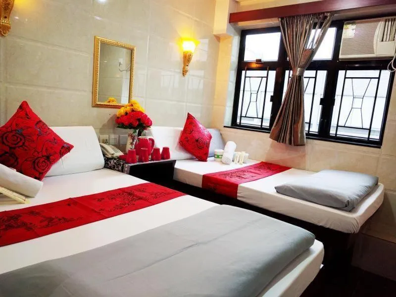 group of guests, Bed in Paris Guest House, 10F FLAT D8 BLOCK D E RECEPTION 24 HOUR TSIM SHA TSUI KOWLOON